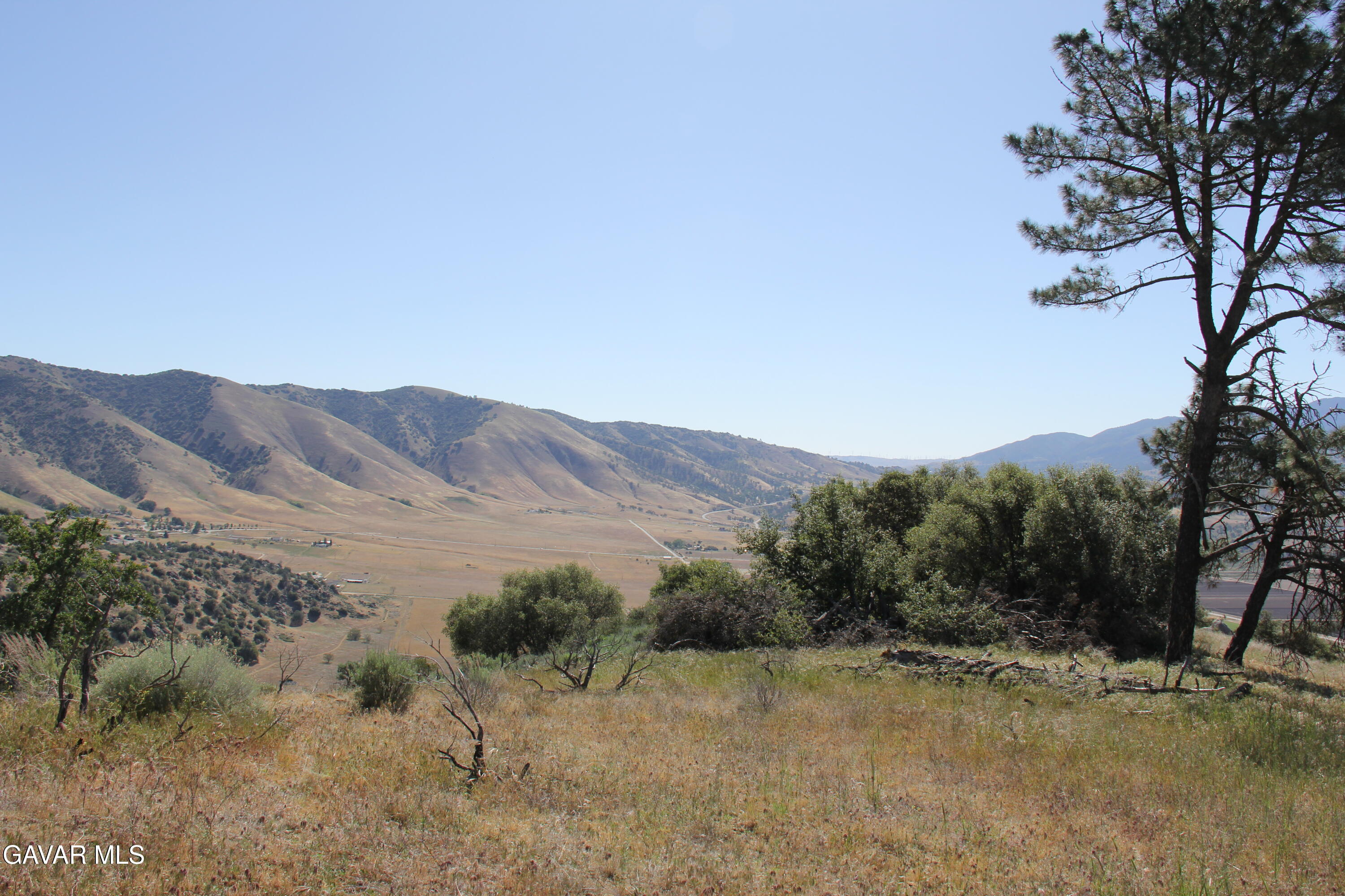 26540 Skyline Drive Property Photo 13