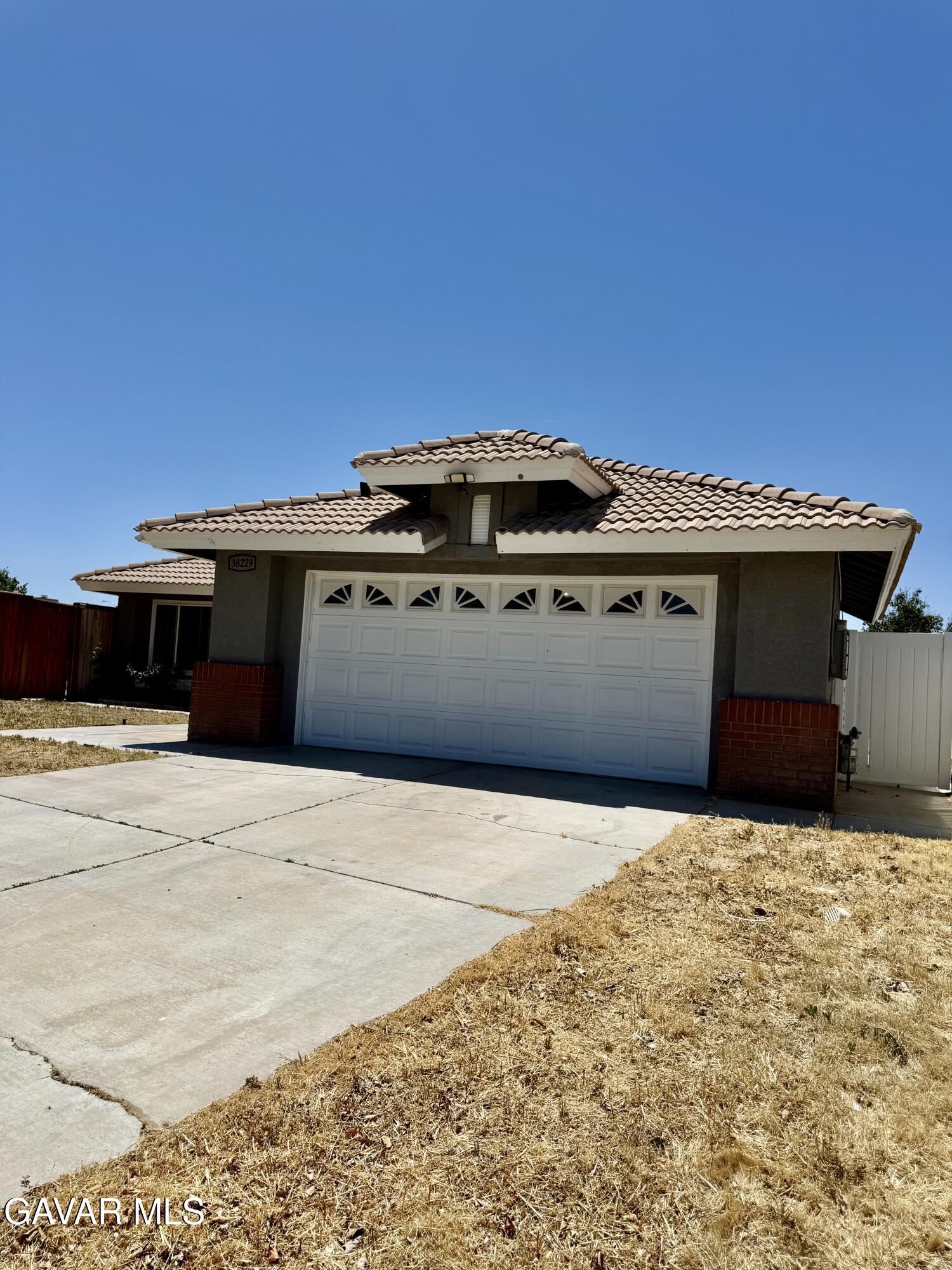 38229 Mentor Court Property Photo 4