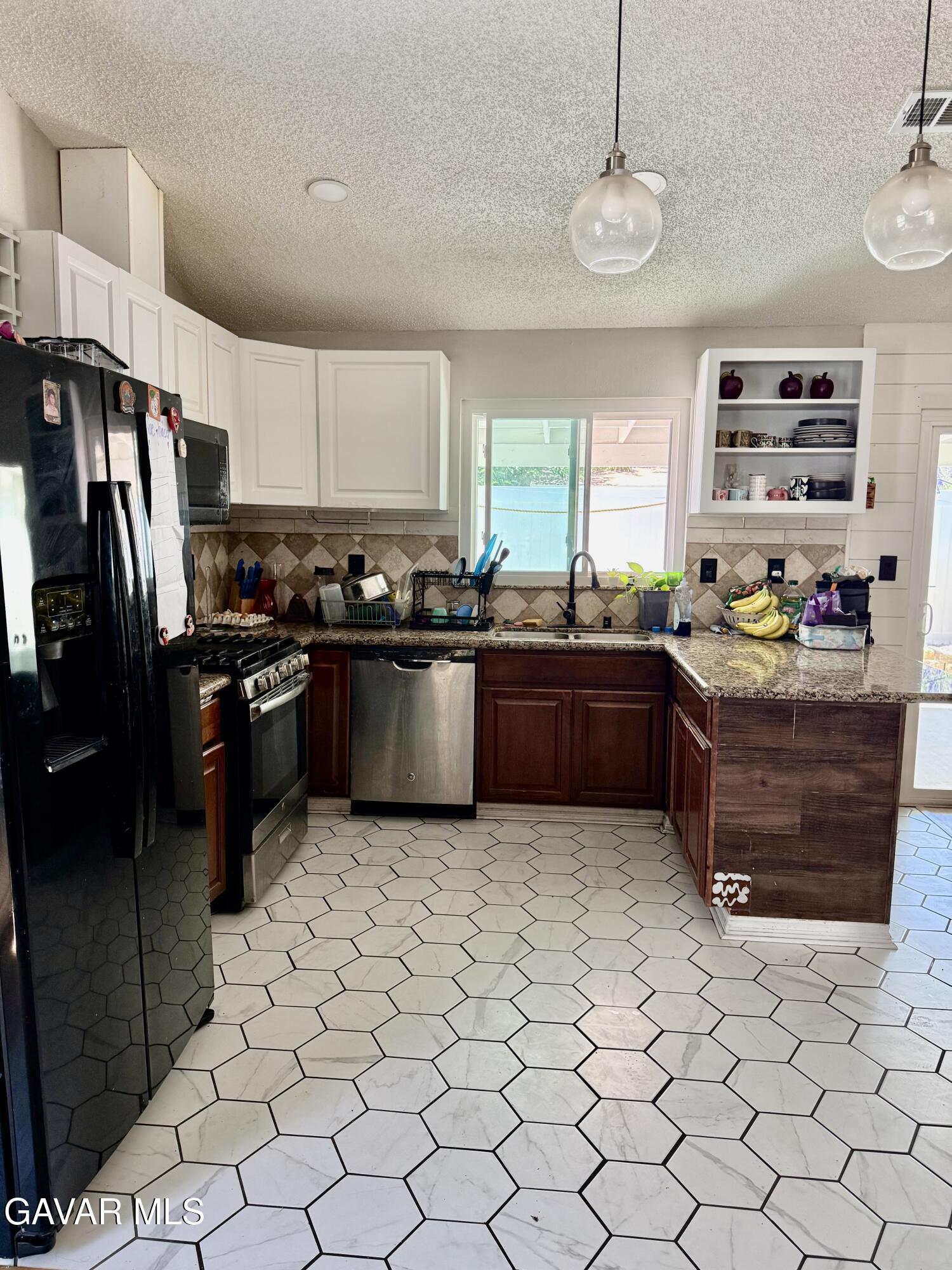 38229 Mentor Court Property Photo 6