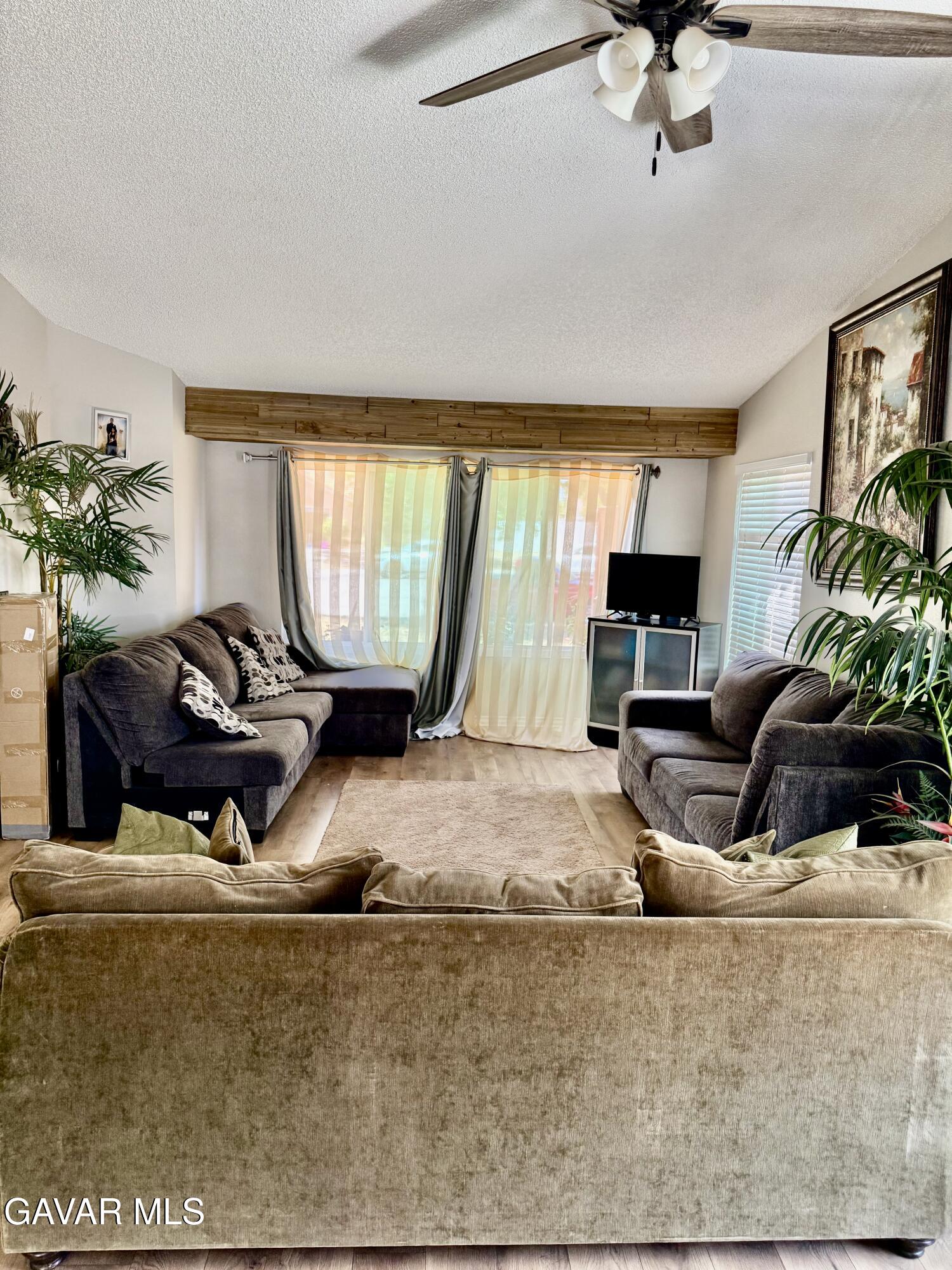 38229 Mentor Court Property Photo 8