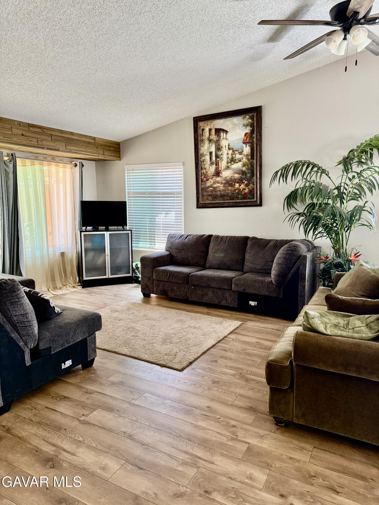 38229 Mentor Court Property Photo 9