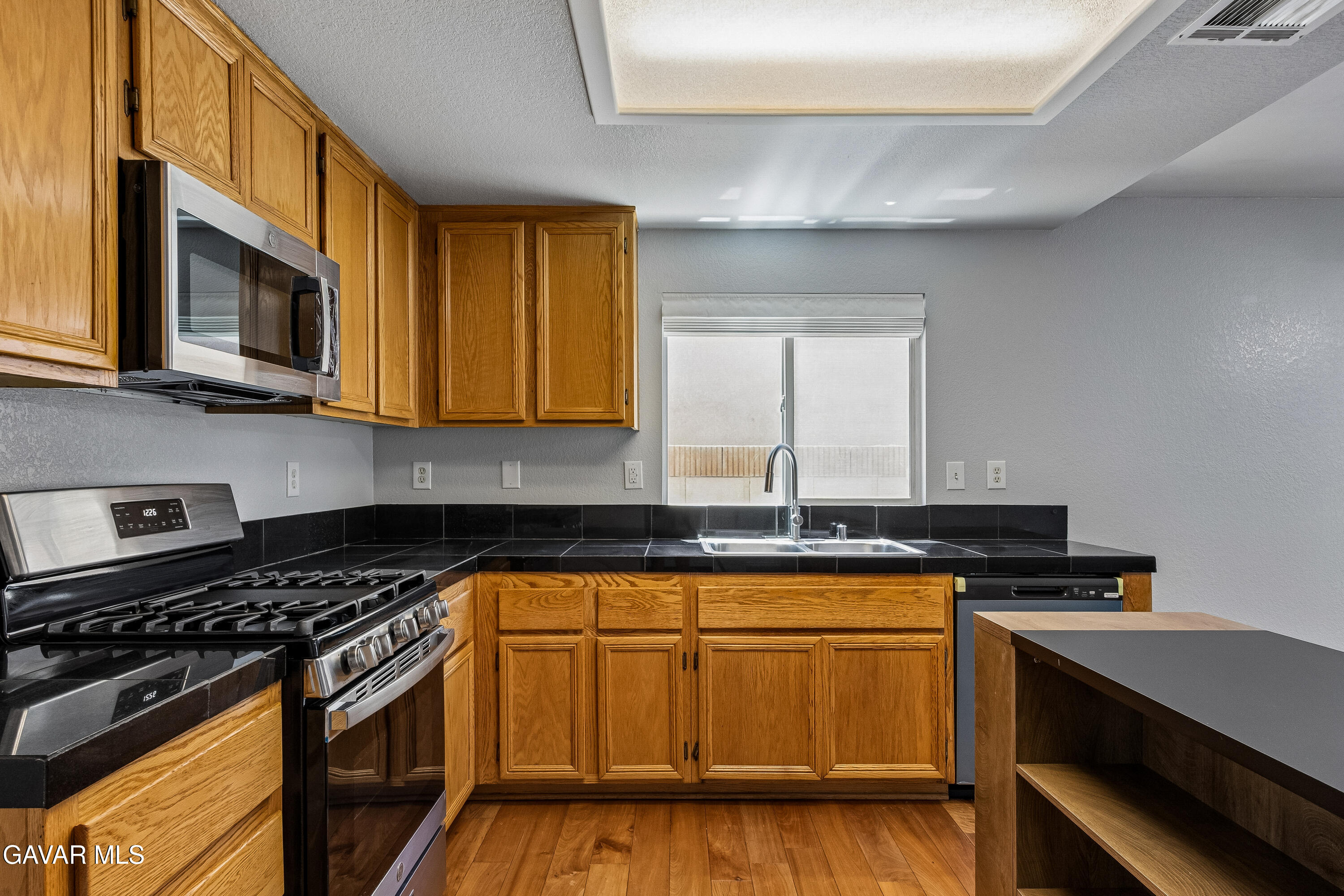 43637 6th Street Property Photo 15