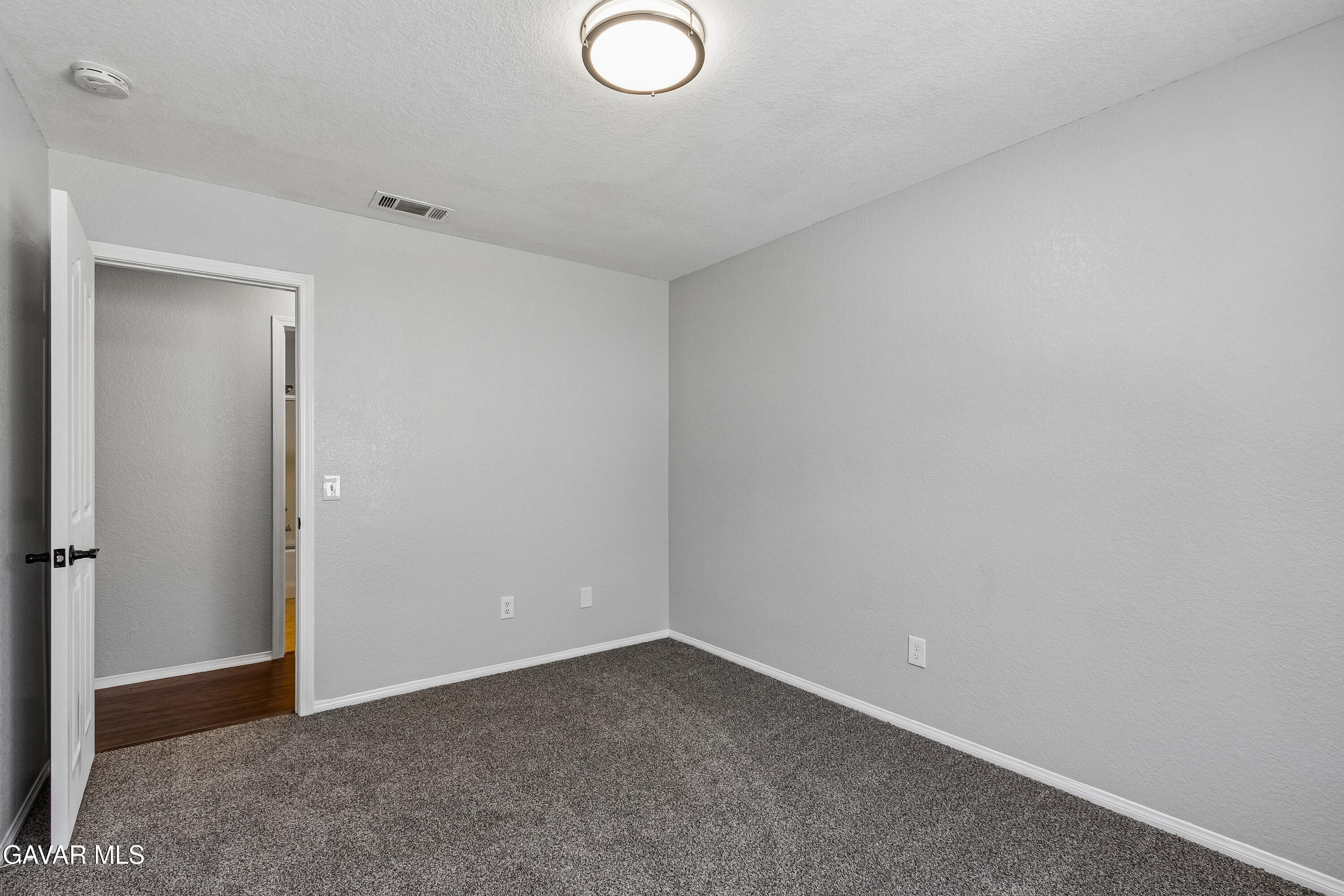 43637 6th Street Property Photo 32