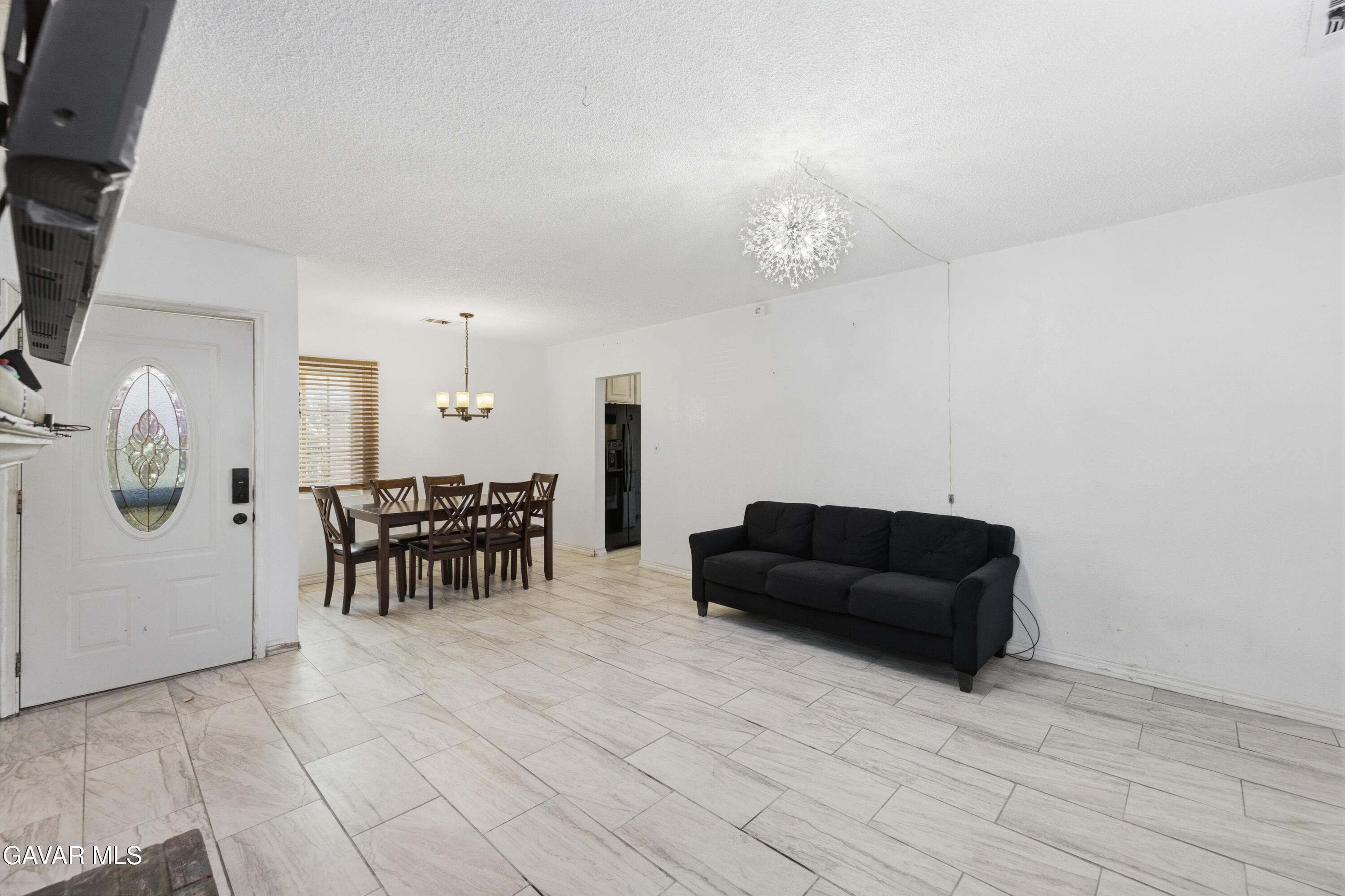 1104 W Avenue J-10 Property Photo 8