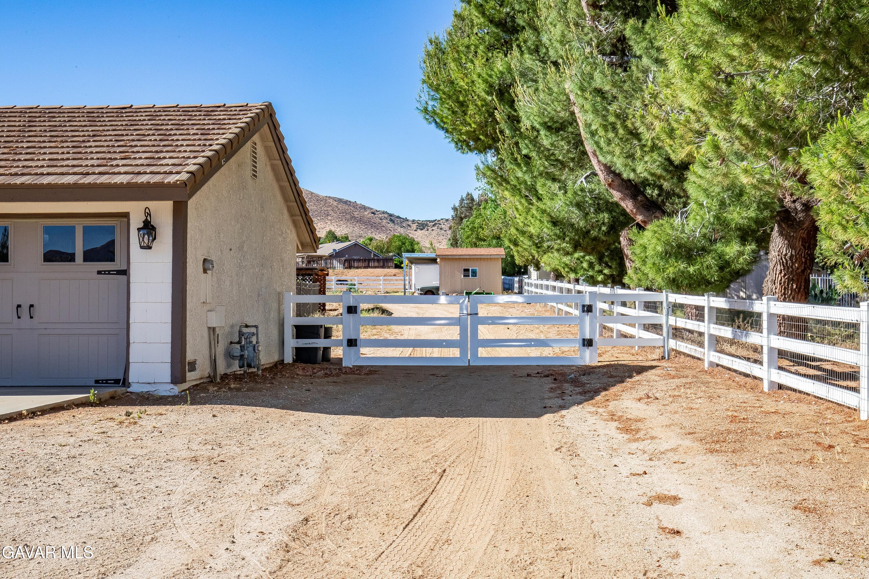 3621 Silver Spur Lane Property Photo 8