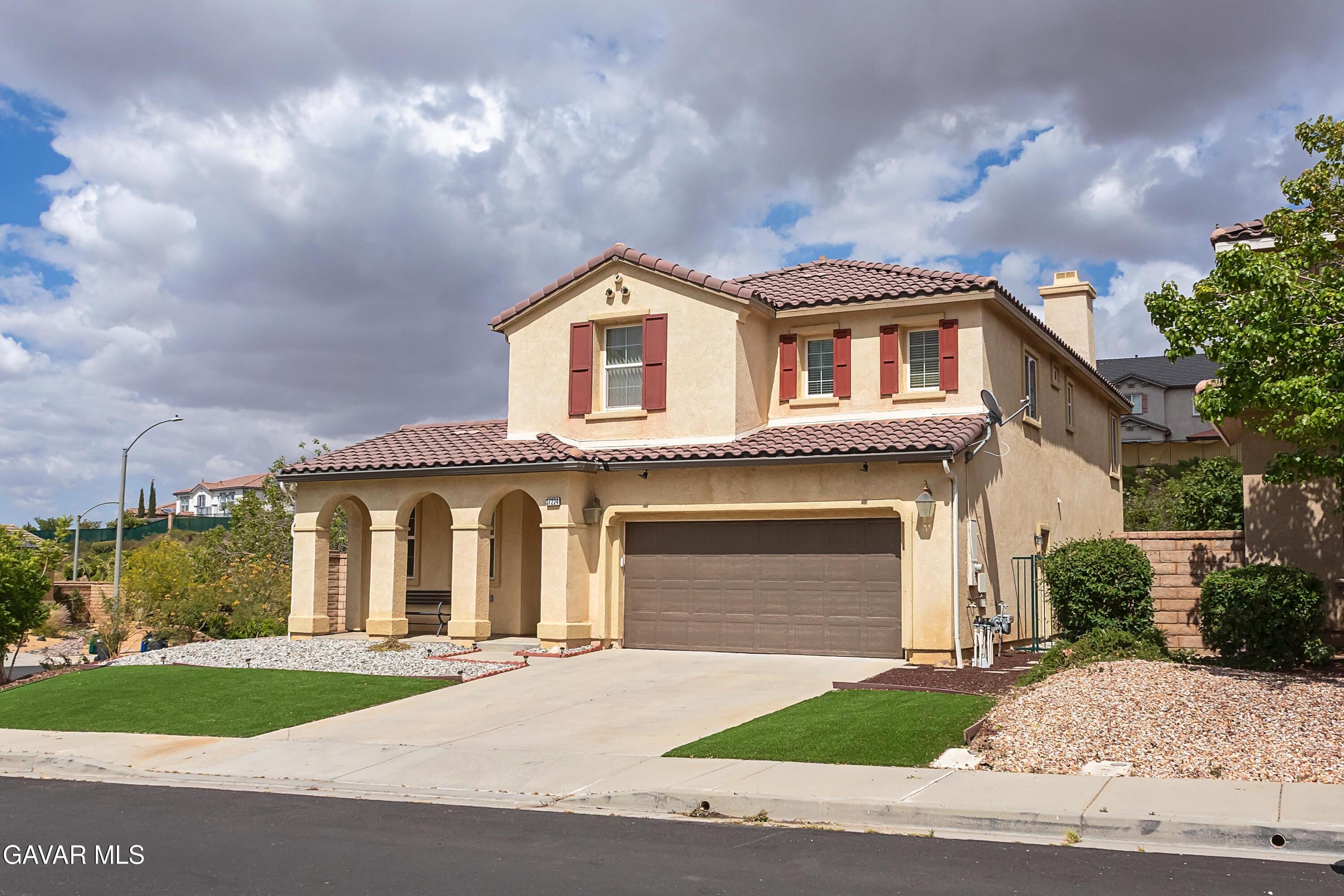 37224 Pergola Property Photo 2