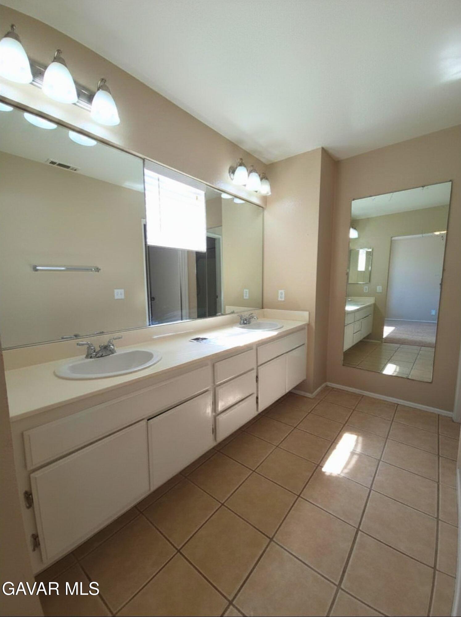 39540 Tischa Drive Property Photo 8