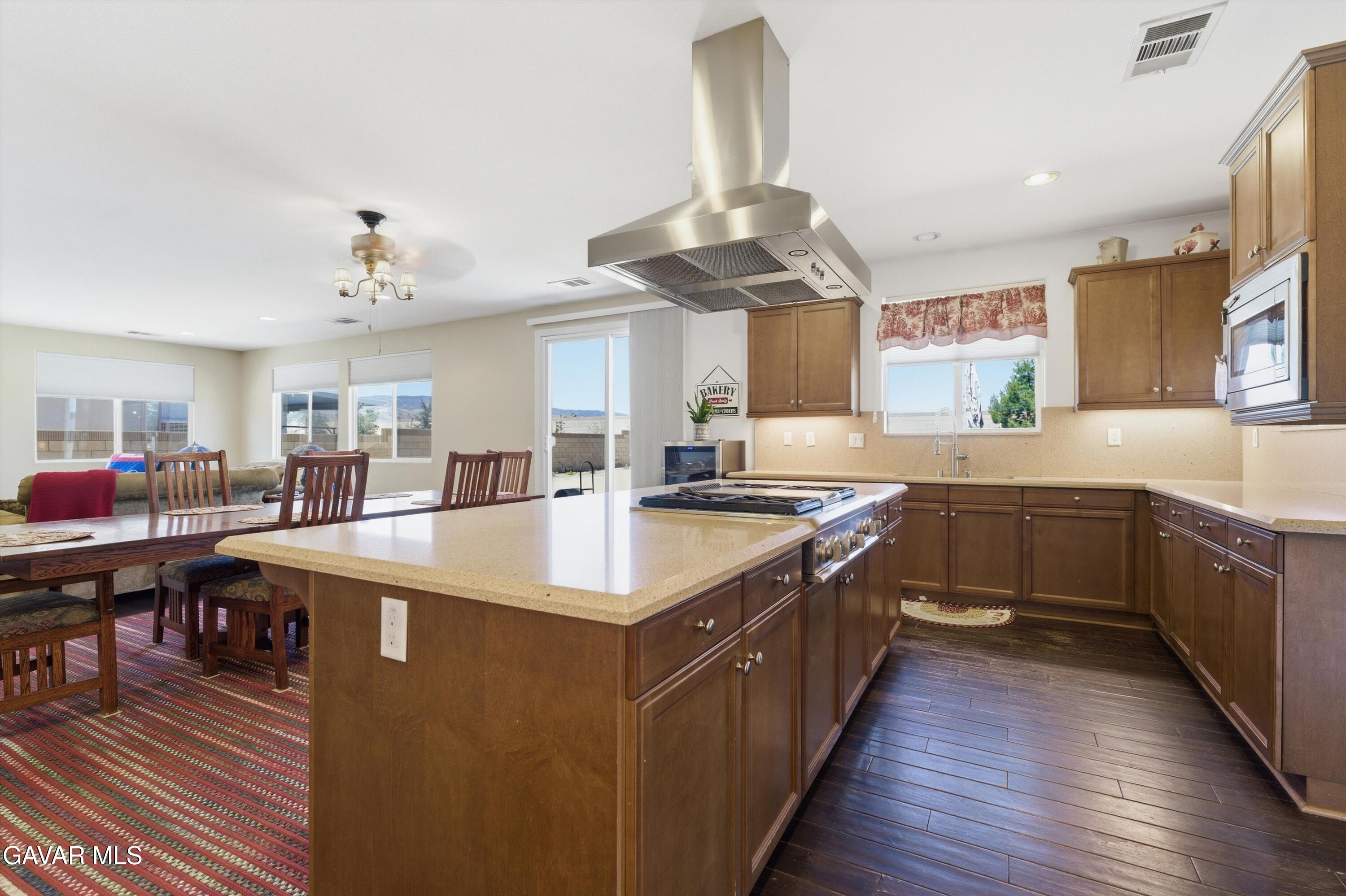 41641 Doverwood Court Property Photo 7