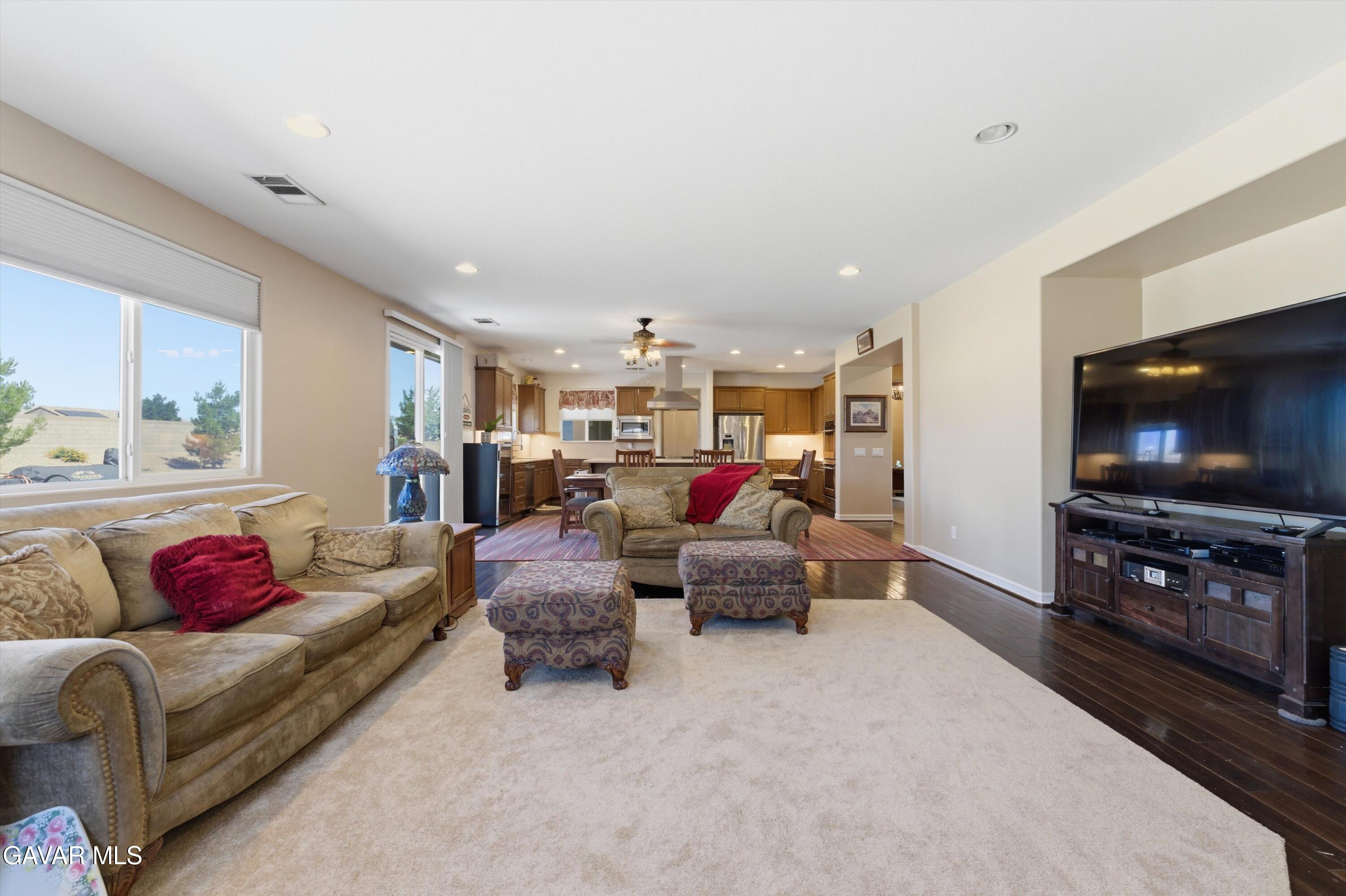 41641 Doverwood Court Property Photo 9