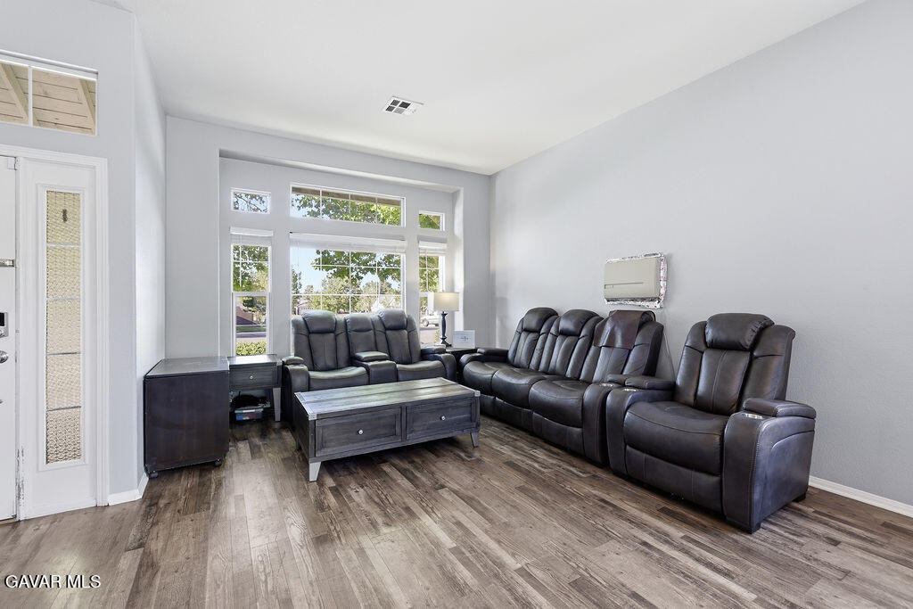 40410 Casa Court Property Photo 6