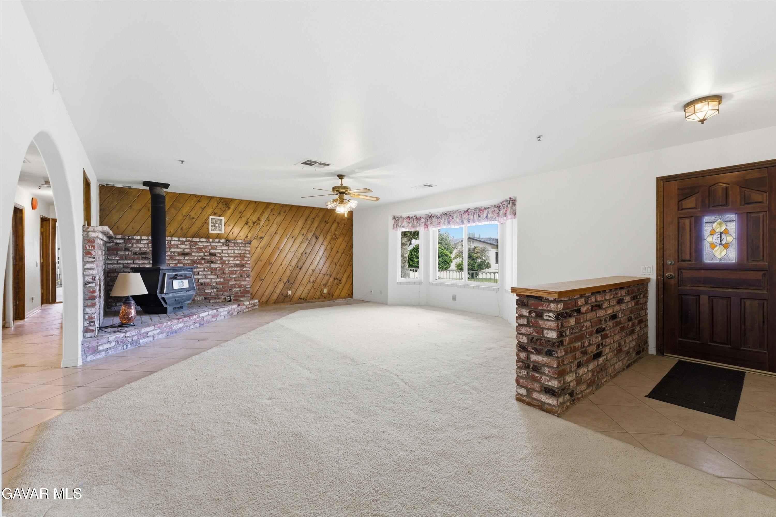 47038 W 4th Street Property Photo 8
