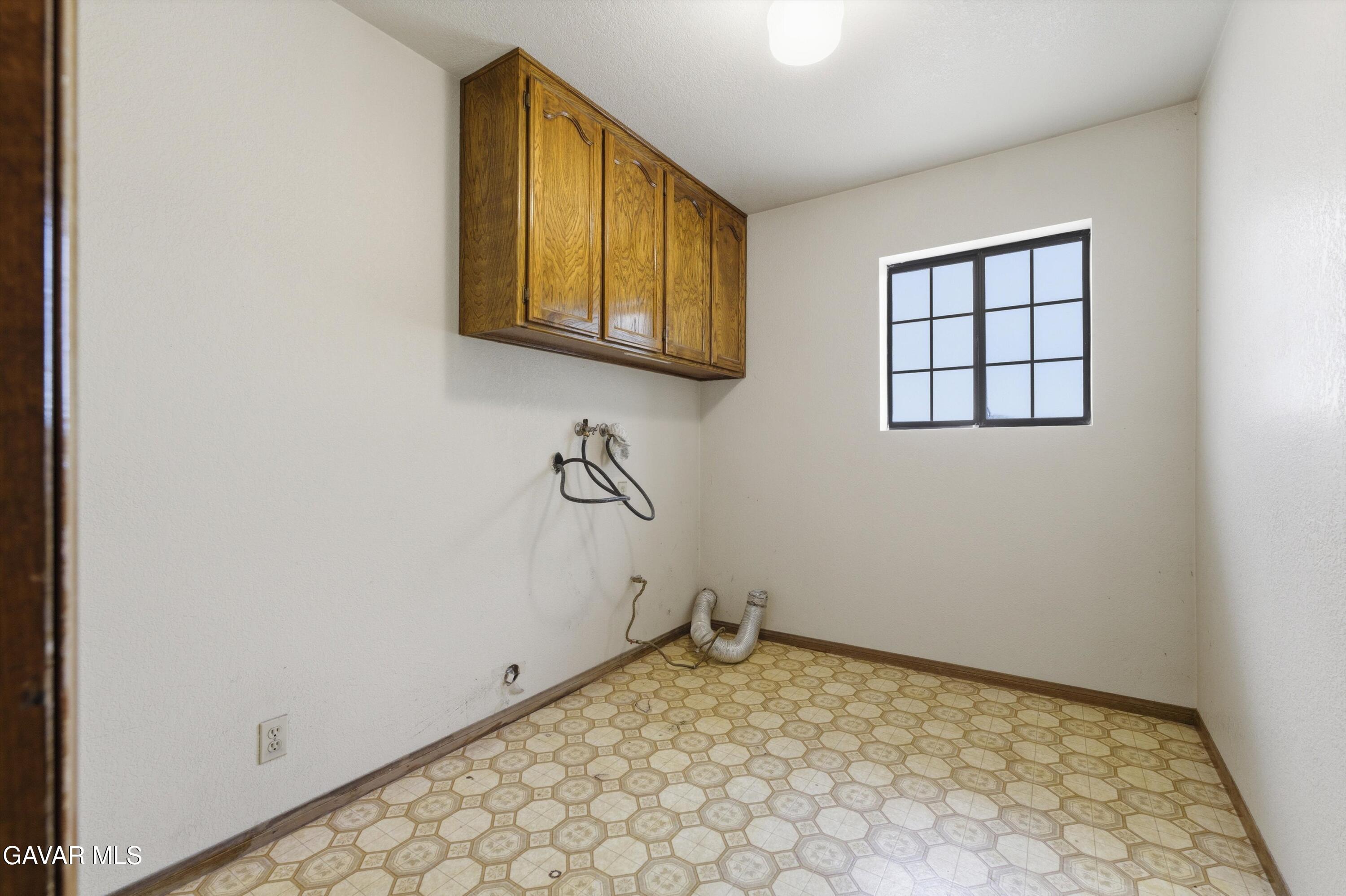 47038 W 4th Street Property Photo 15