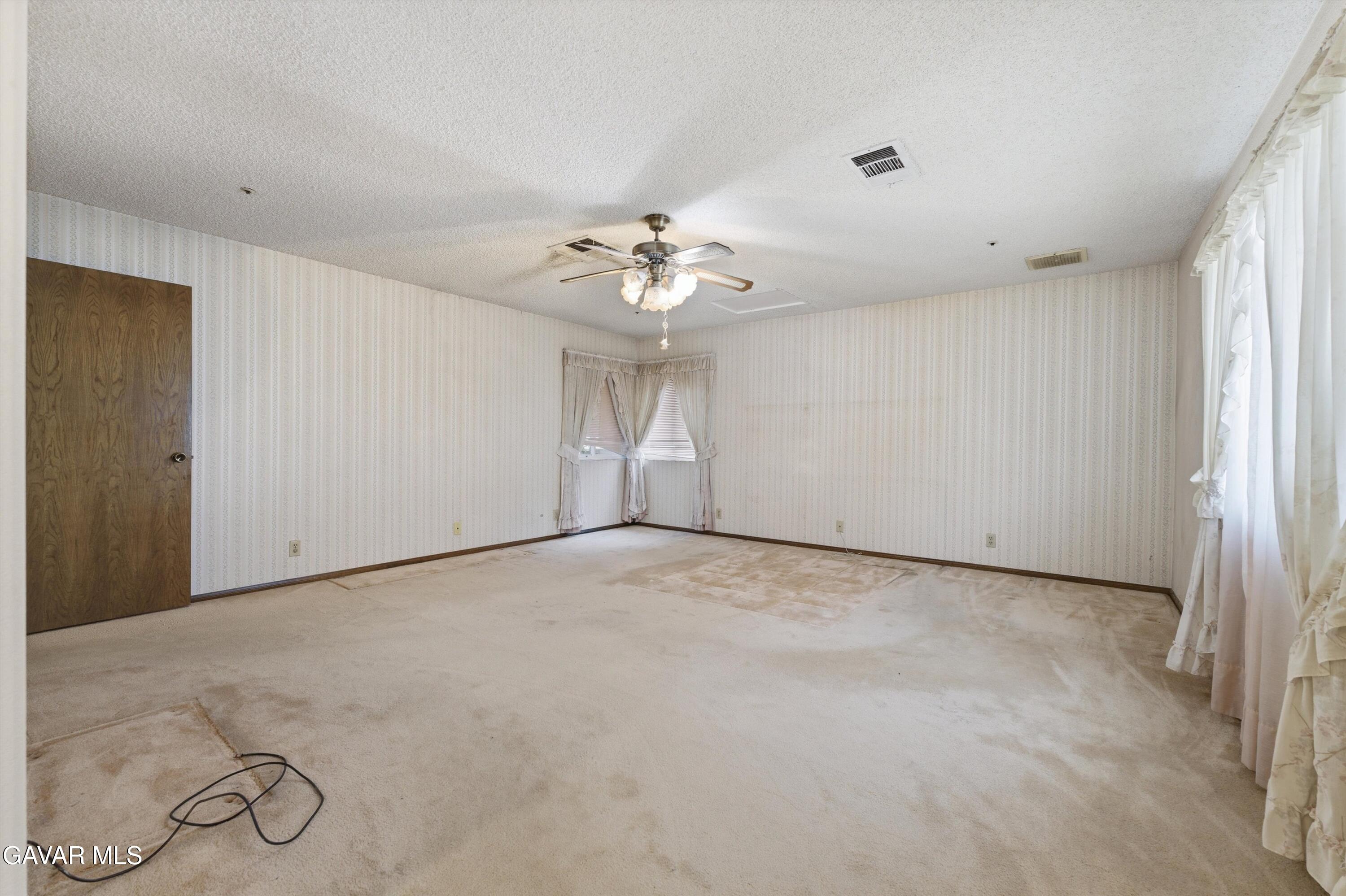 47038 W 4th Street Property Photo 17