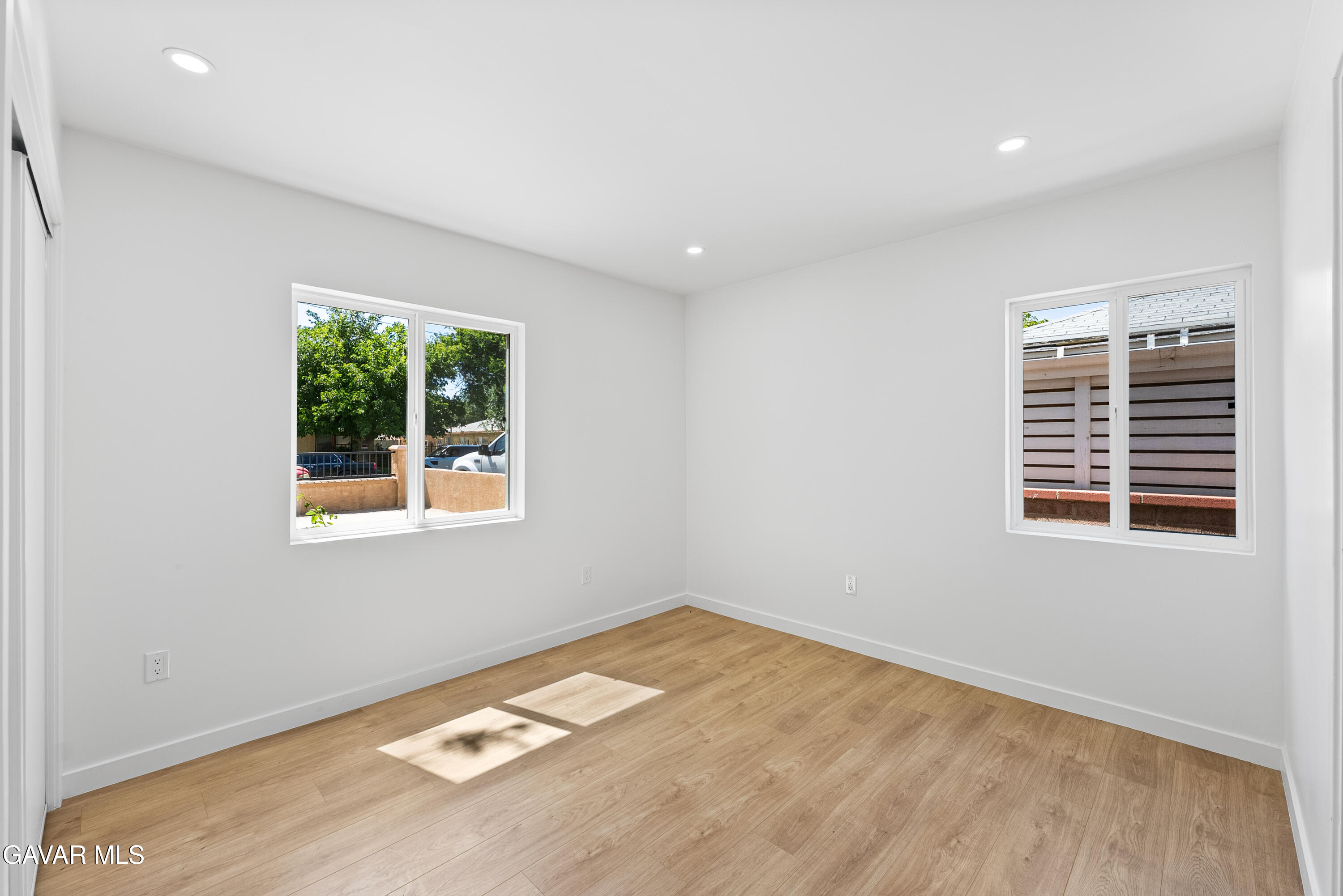 45040 Redwood Avenue Property Photo 19