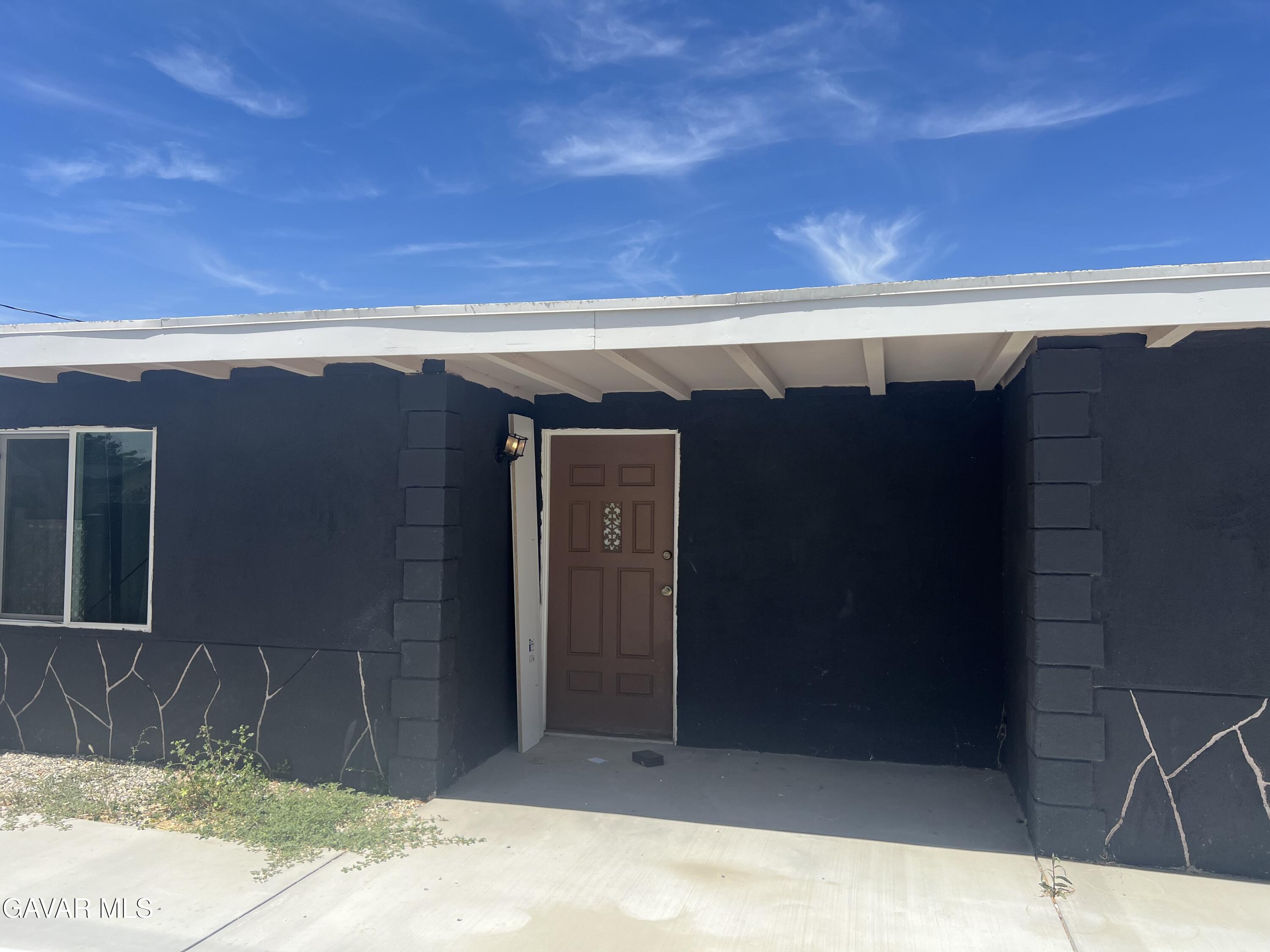 43119 20th Street Property Photo 1