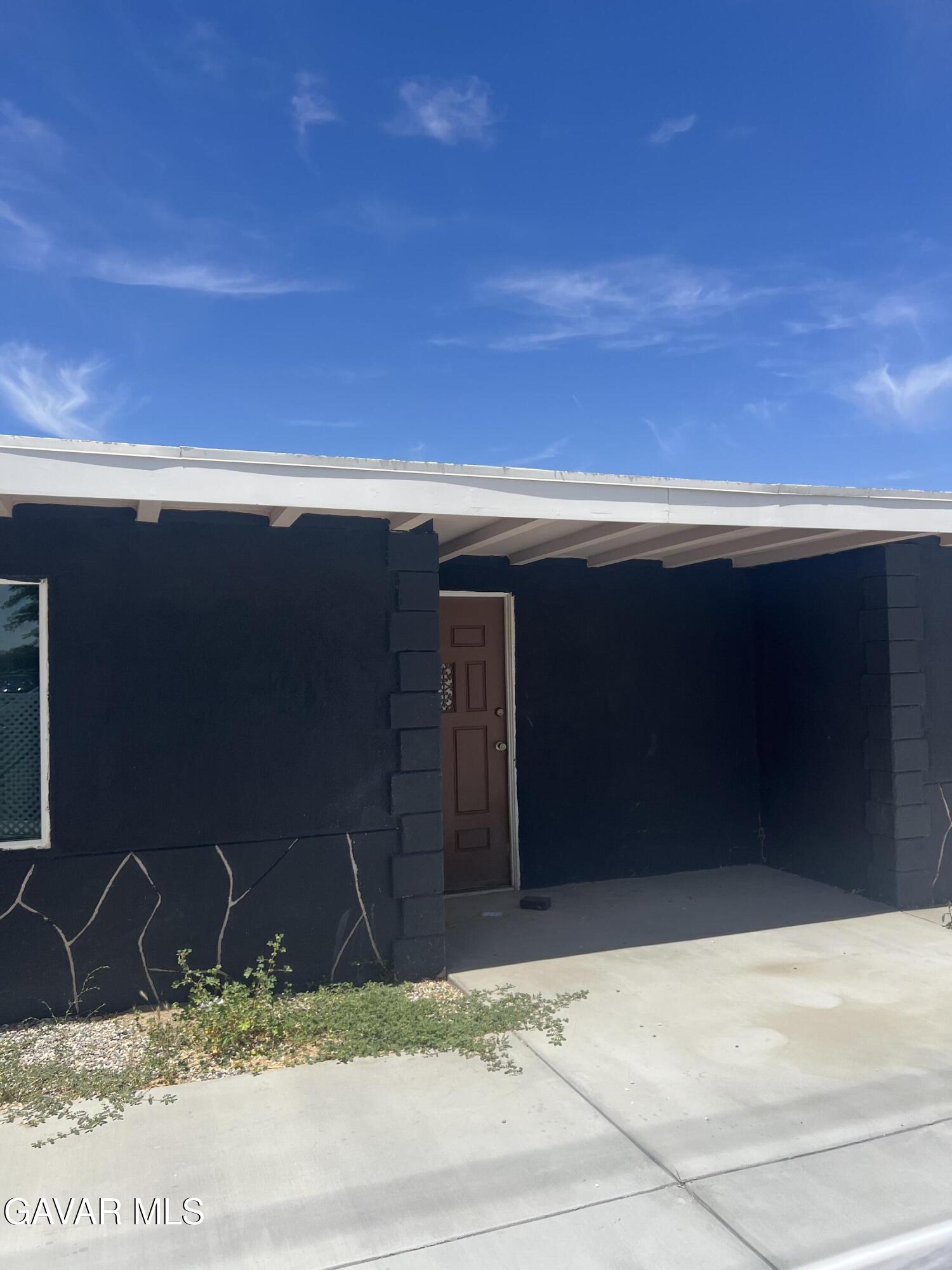 43119 20th Street Property Photo 4
