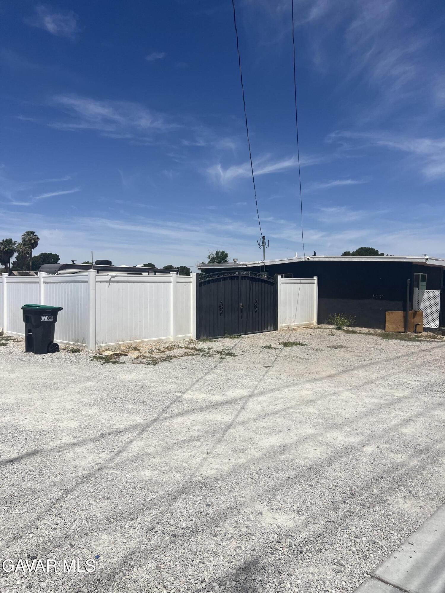43119 20th Street Property Photo 6