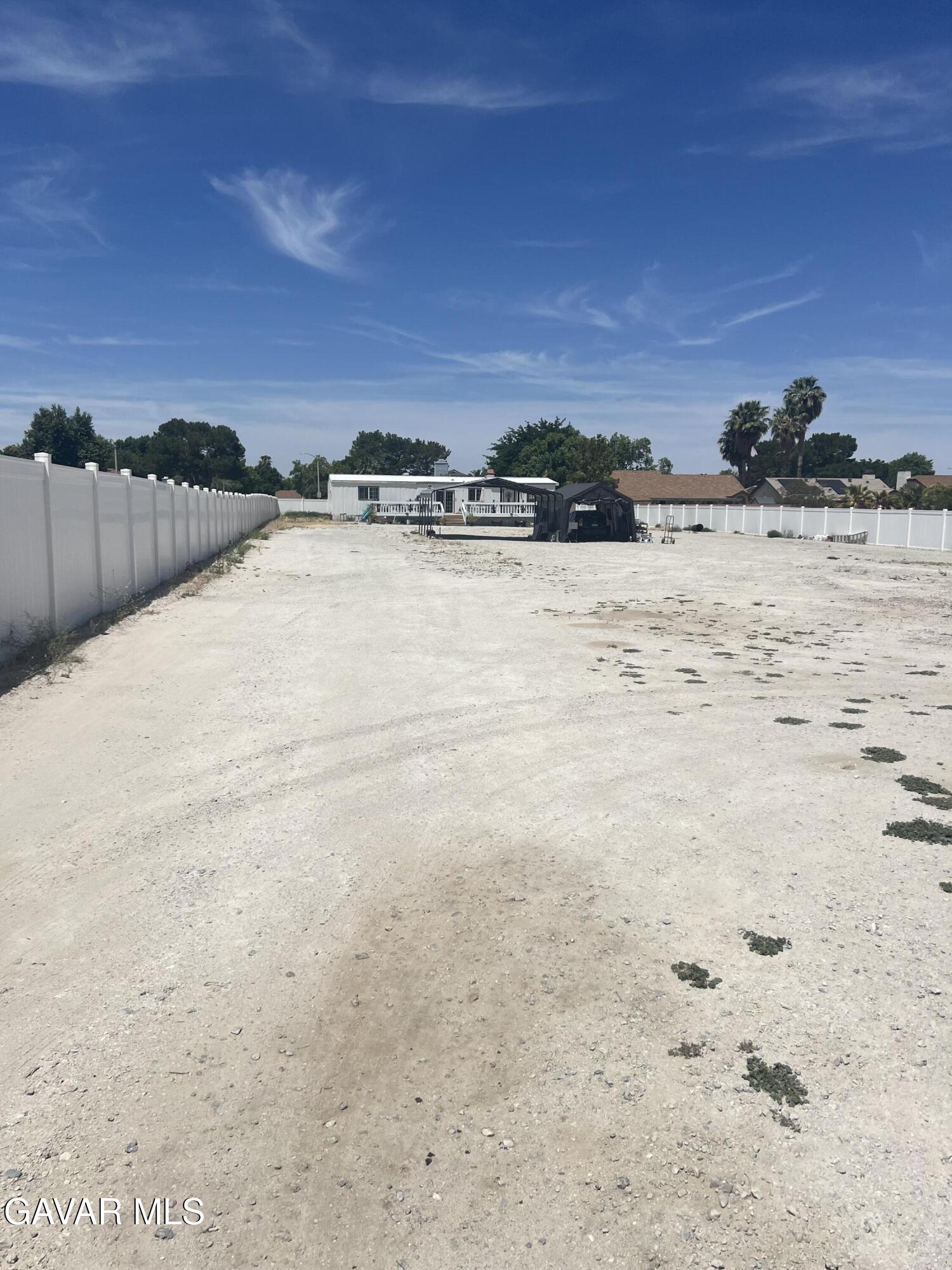 43119 20th Street Property Photo 8