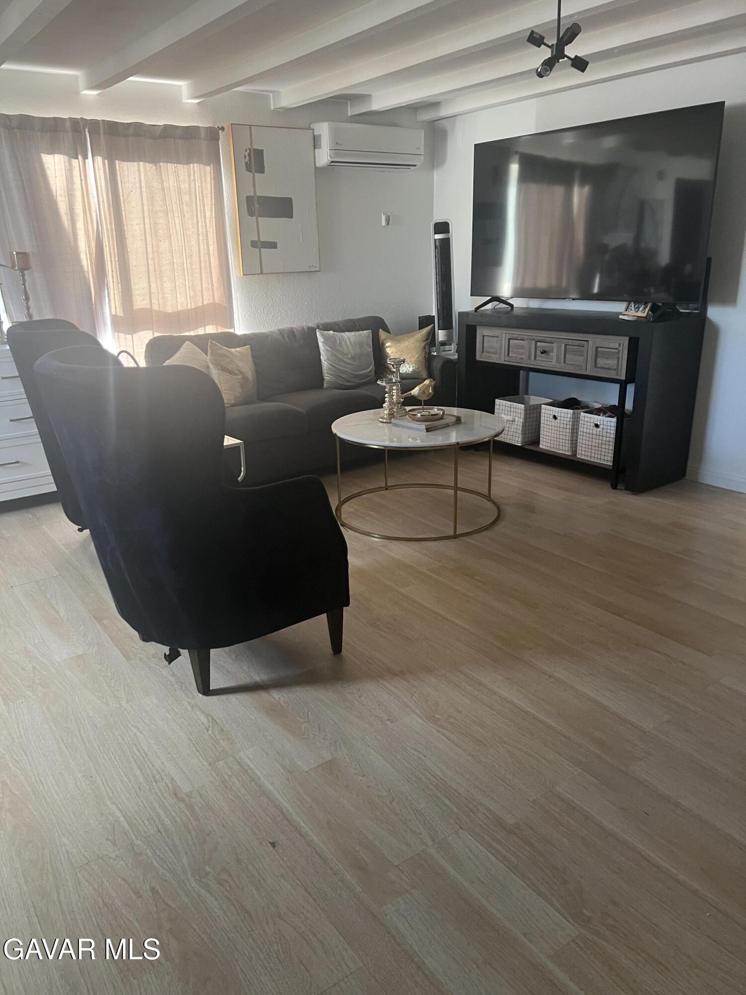 43119 20th Street Property Photo 11