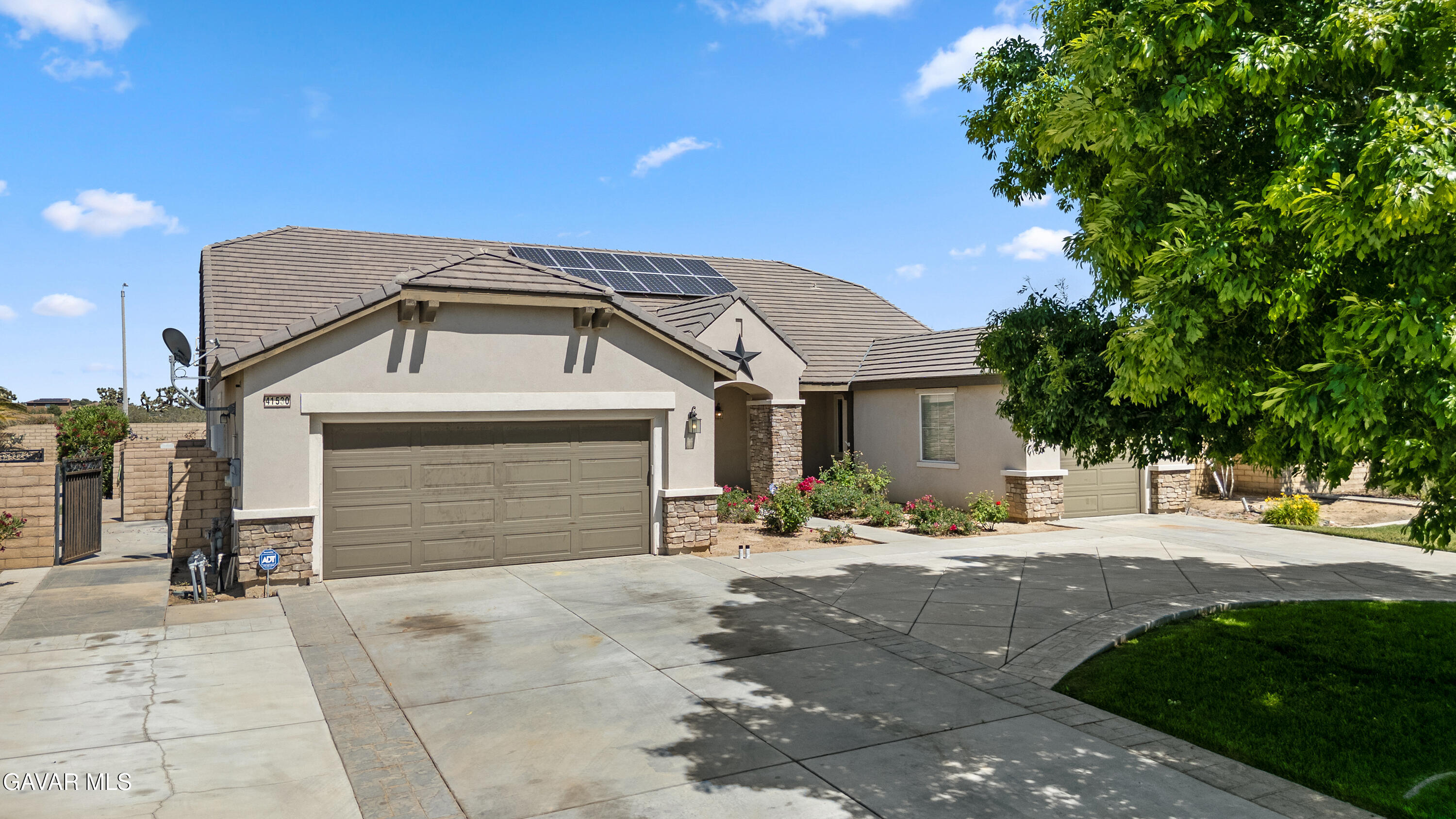 41530 Yew Street Property Photo 8