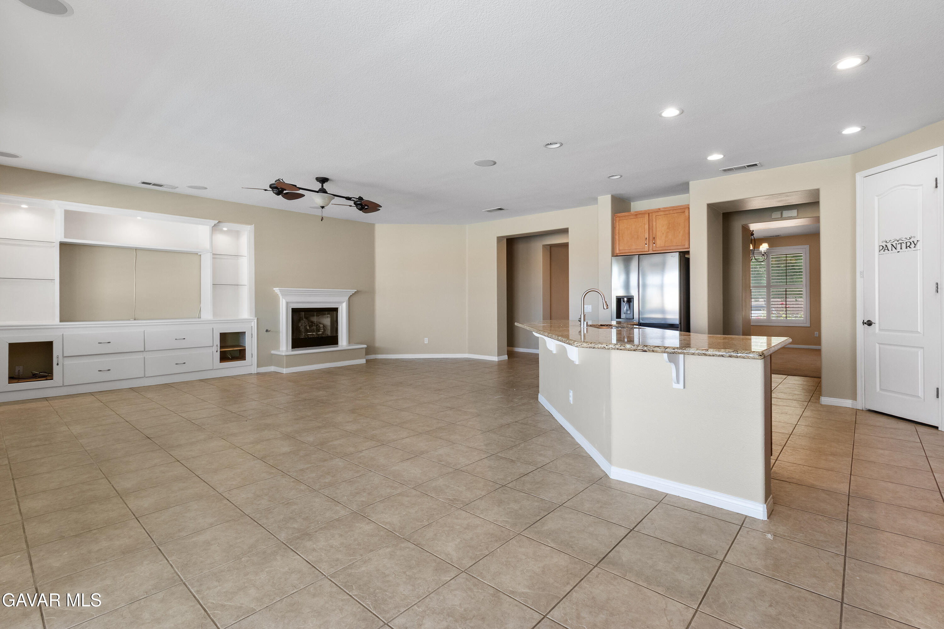41530 Yew Street Property Photo 9