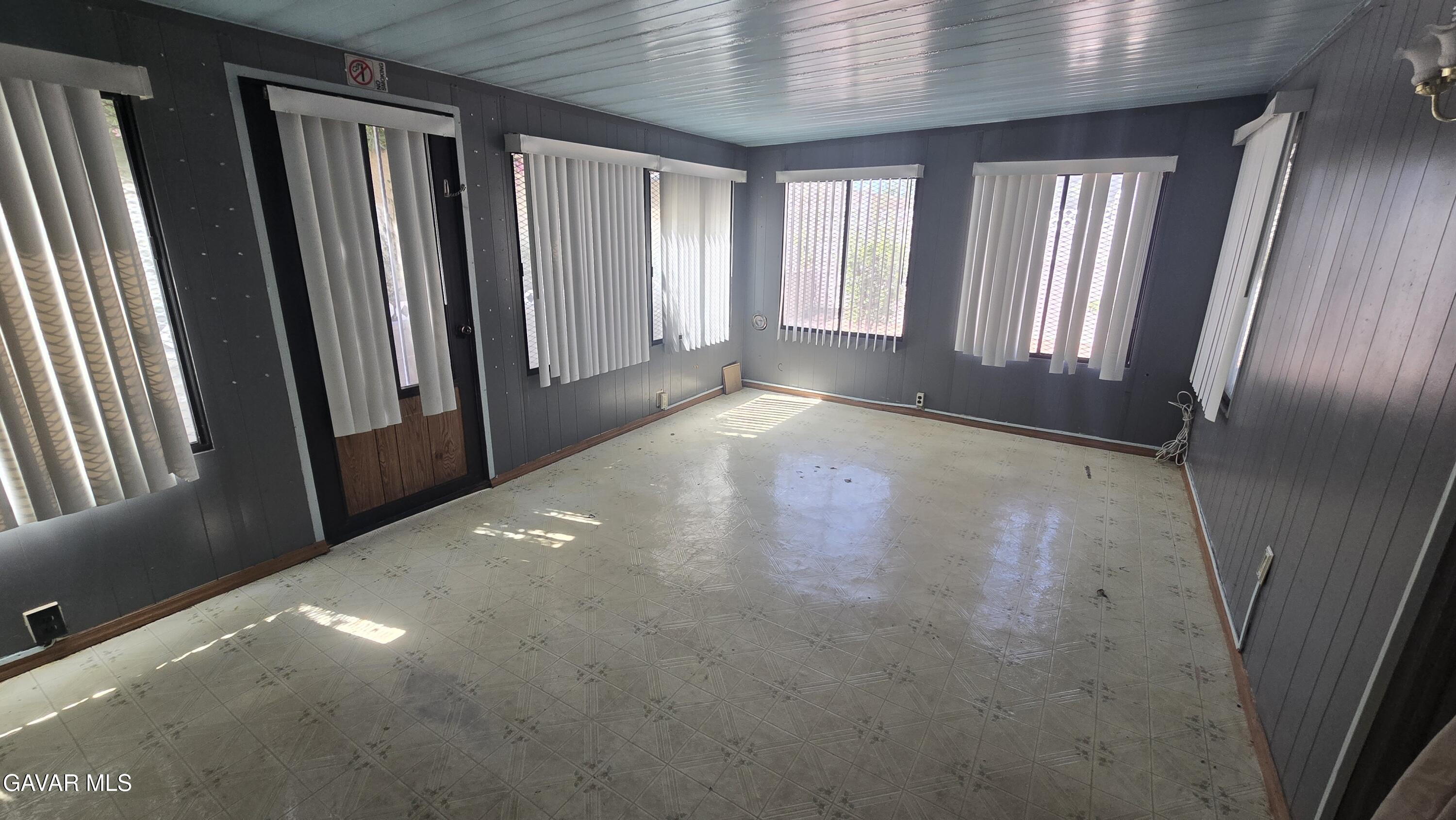 37023 E 29th Place Property Photo 21