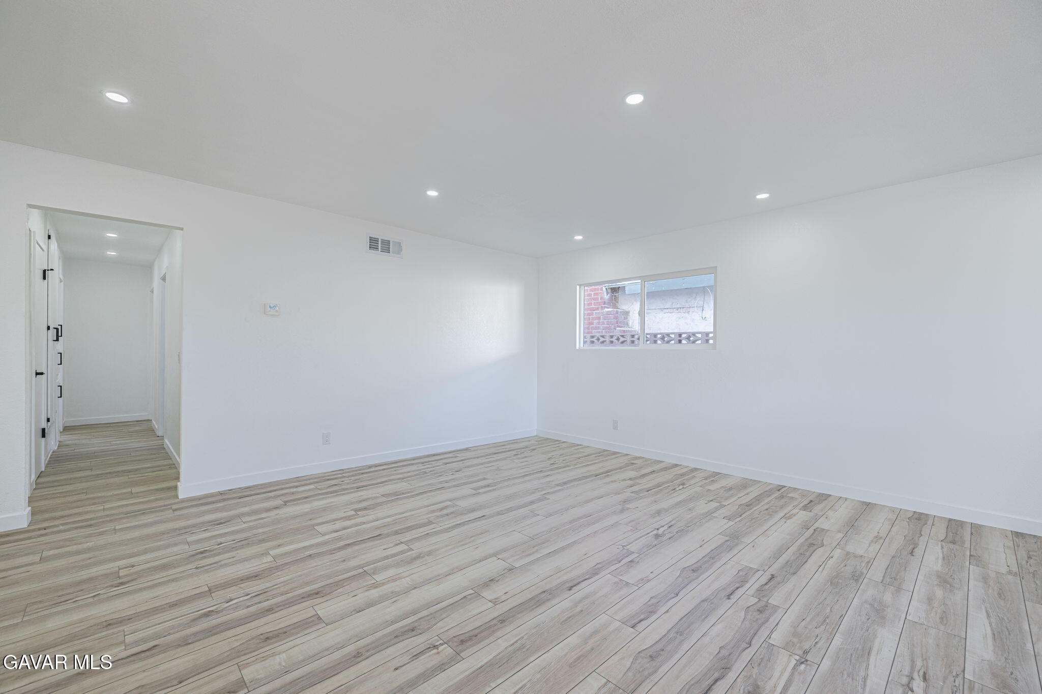 737 W Avenue H 7 Property Photo 5