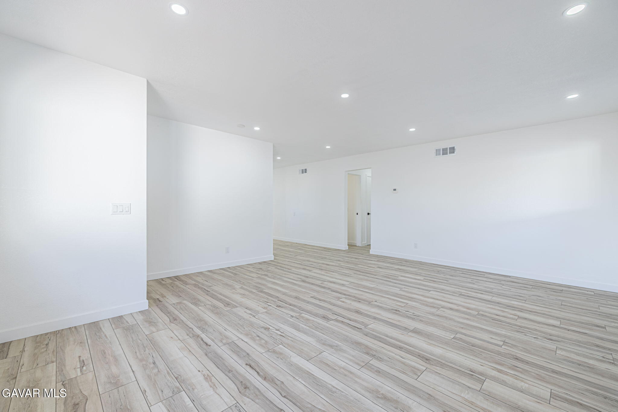 737 W Avenue H 7 Property Photo 8