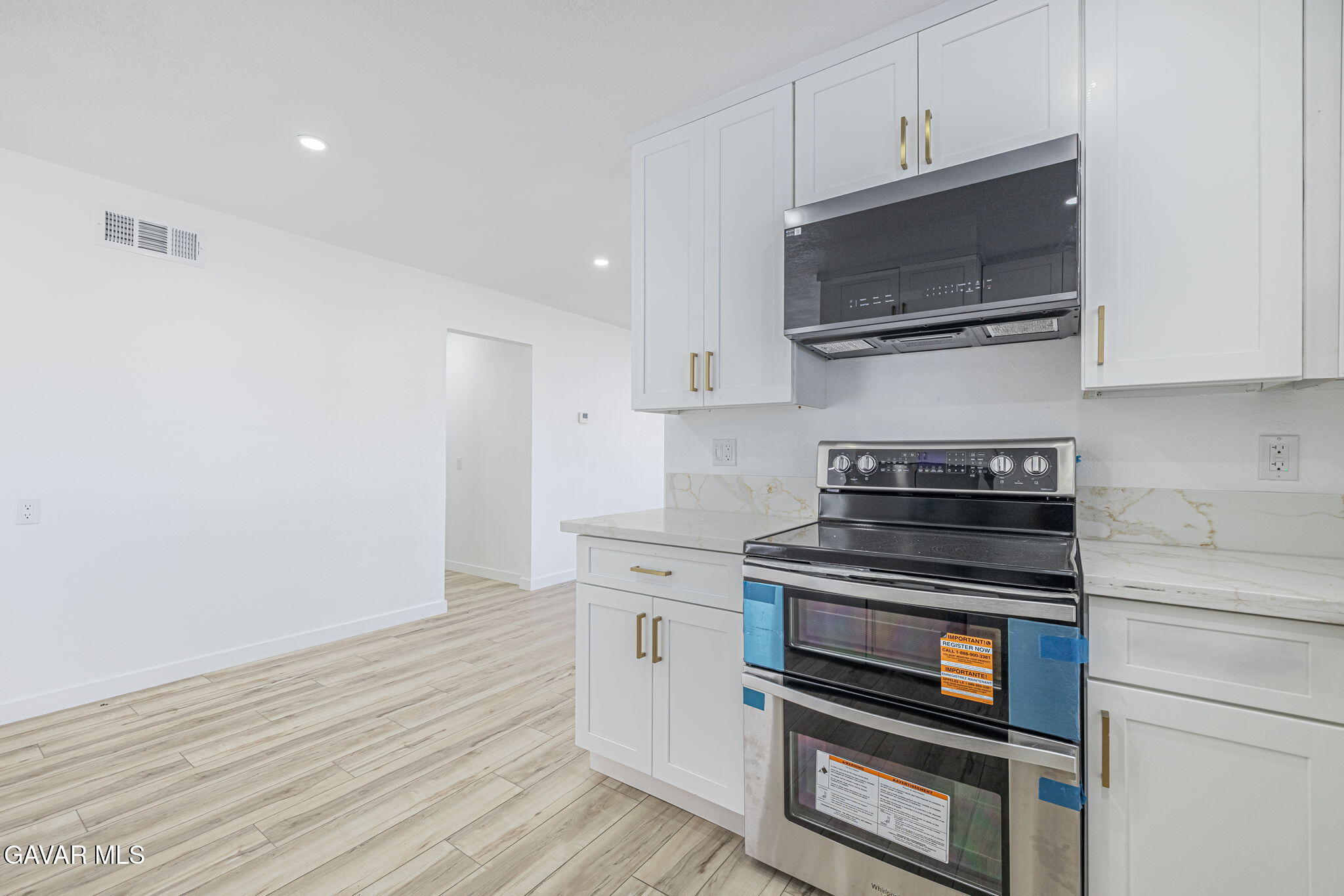 737 W Avenue H 7 Property Photo 11