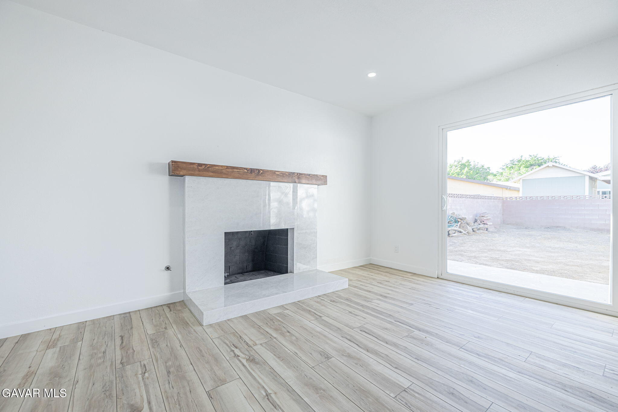 737 W Avenue H 7 Property Photo 14