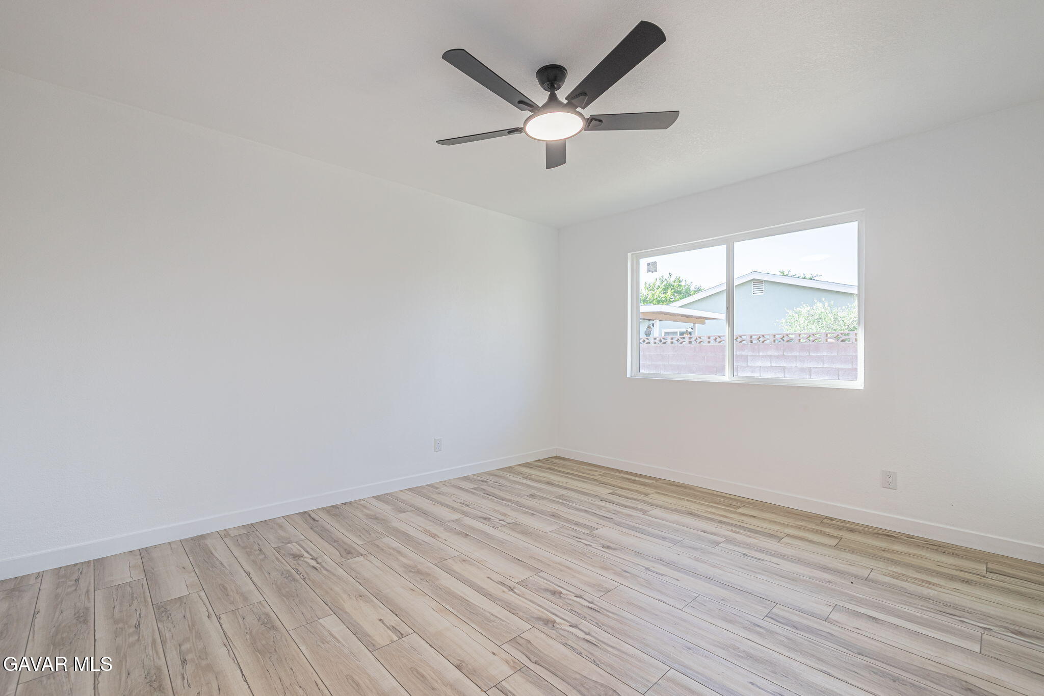 737 W Avenue H 7 Property Photo 25