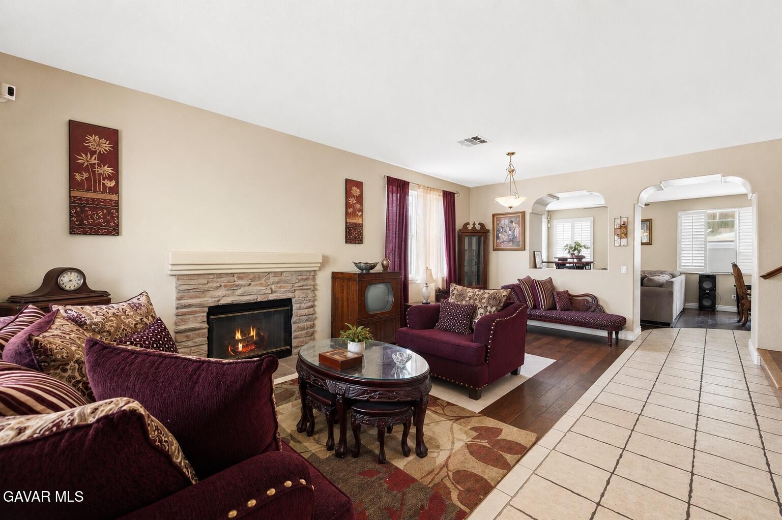 39215 Chantilly Lane Property Photo 2
