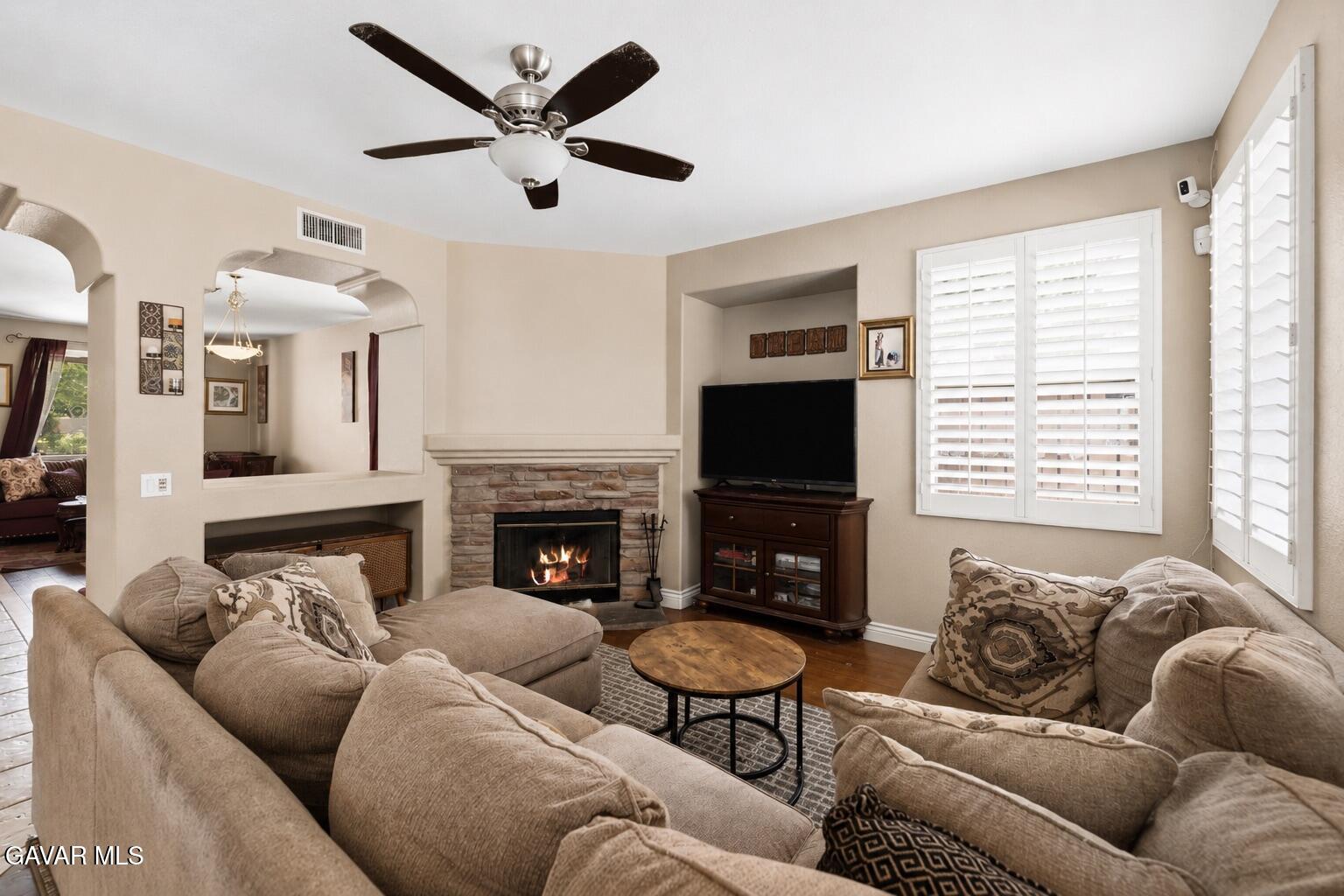39215 Chantilly Lane Property Photo 4