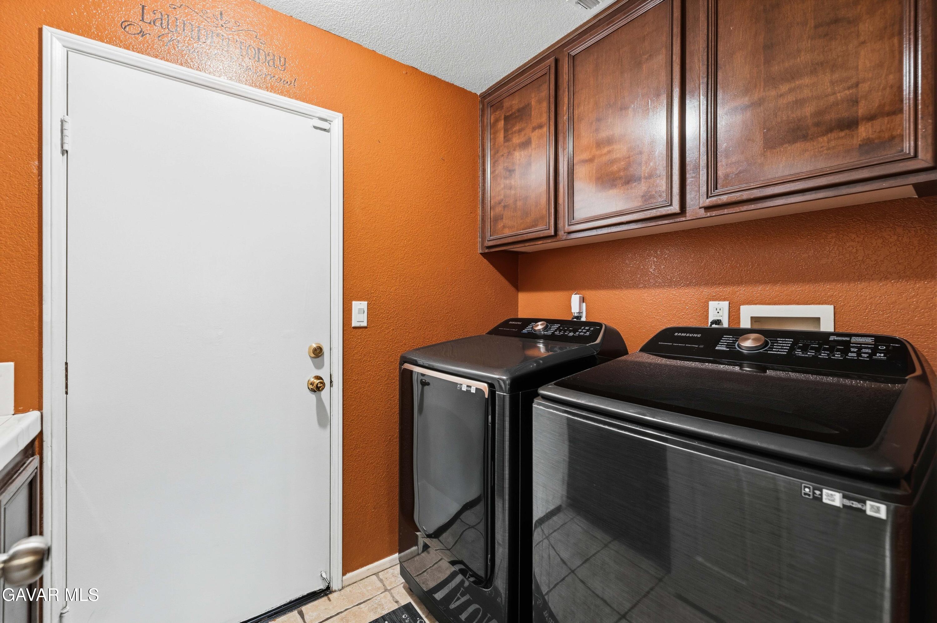 39215 Chantilly Lane Property Photo 13