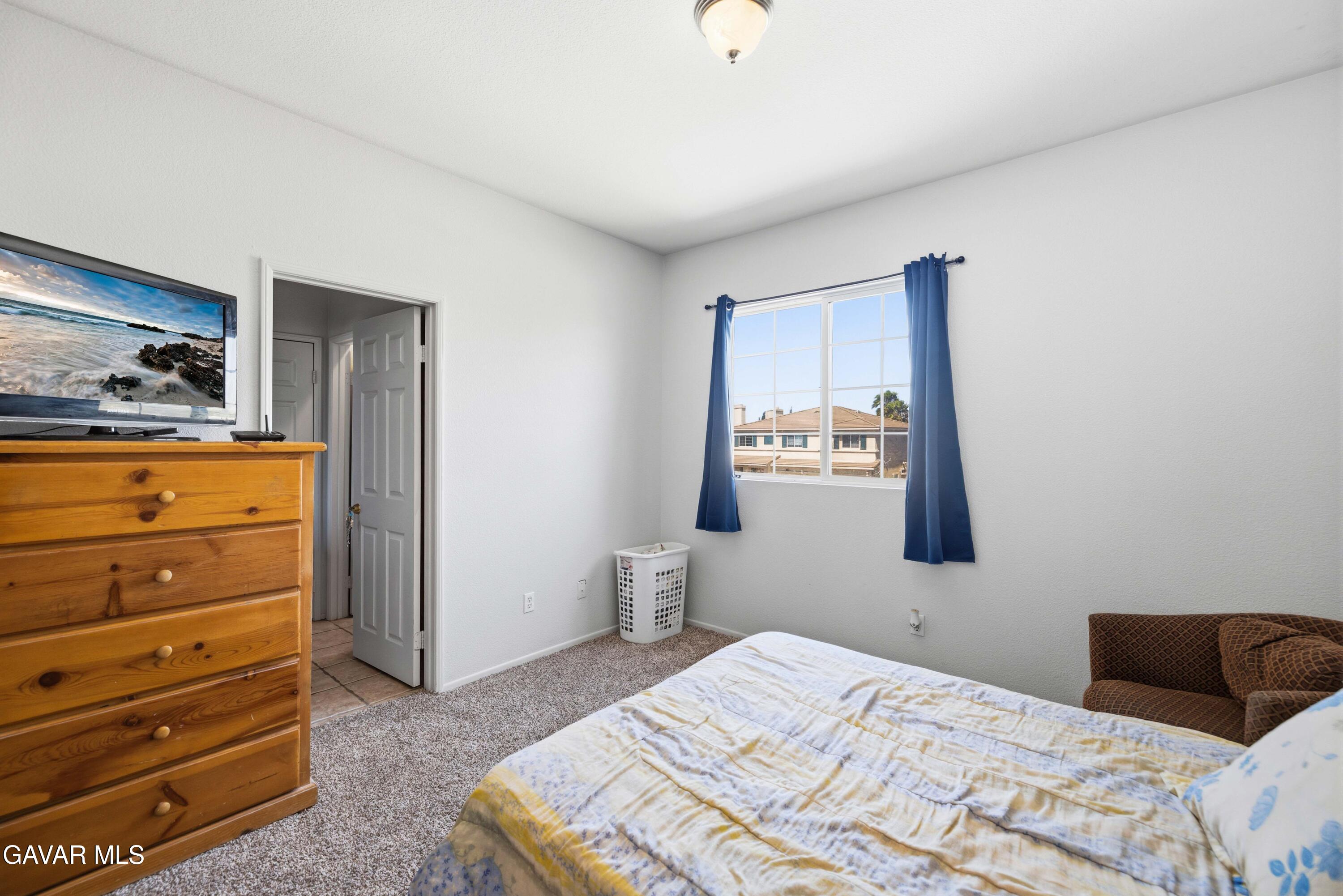 39215 Chantilly Lane Property Photo 16