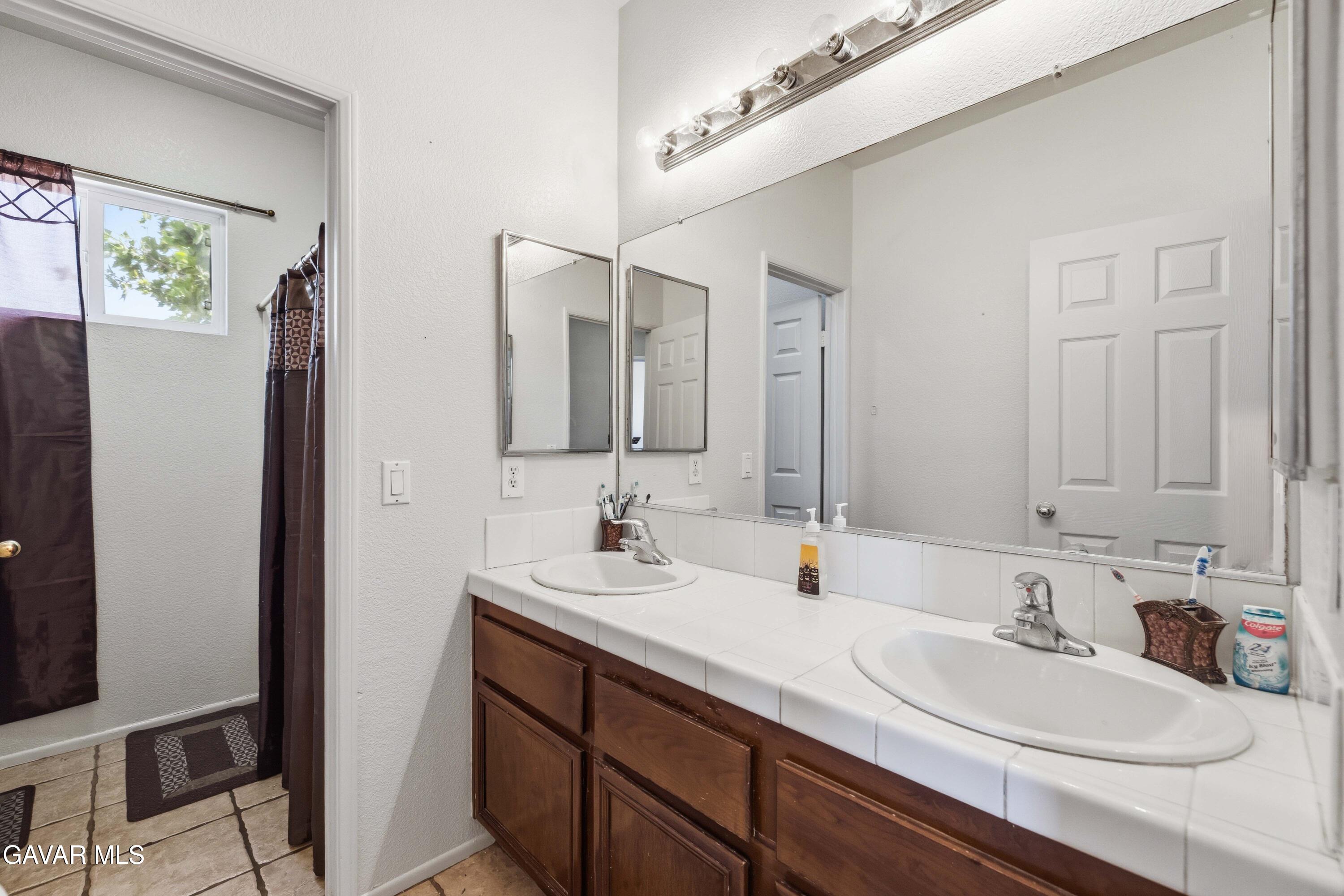 39215 Chantilly Lane Property Photo 22
