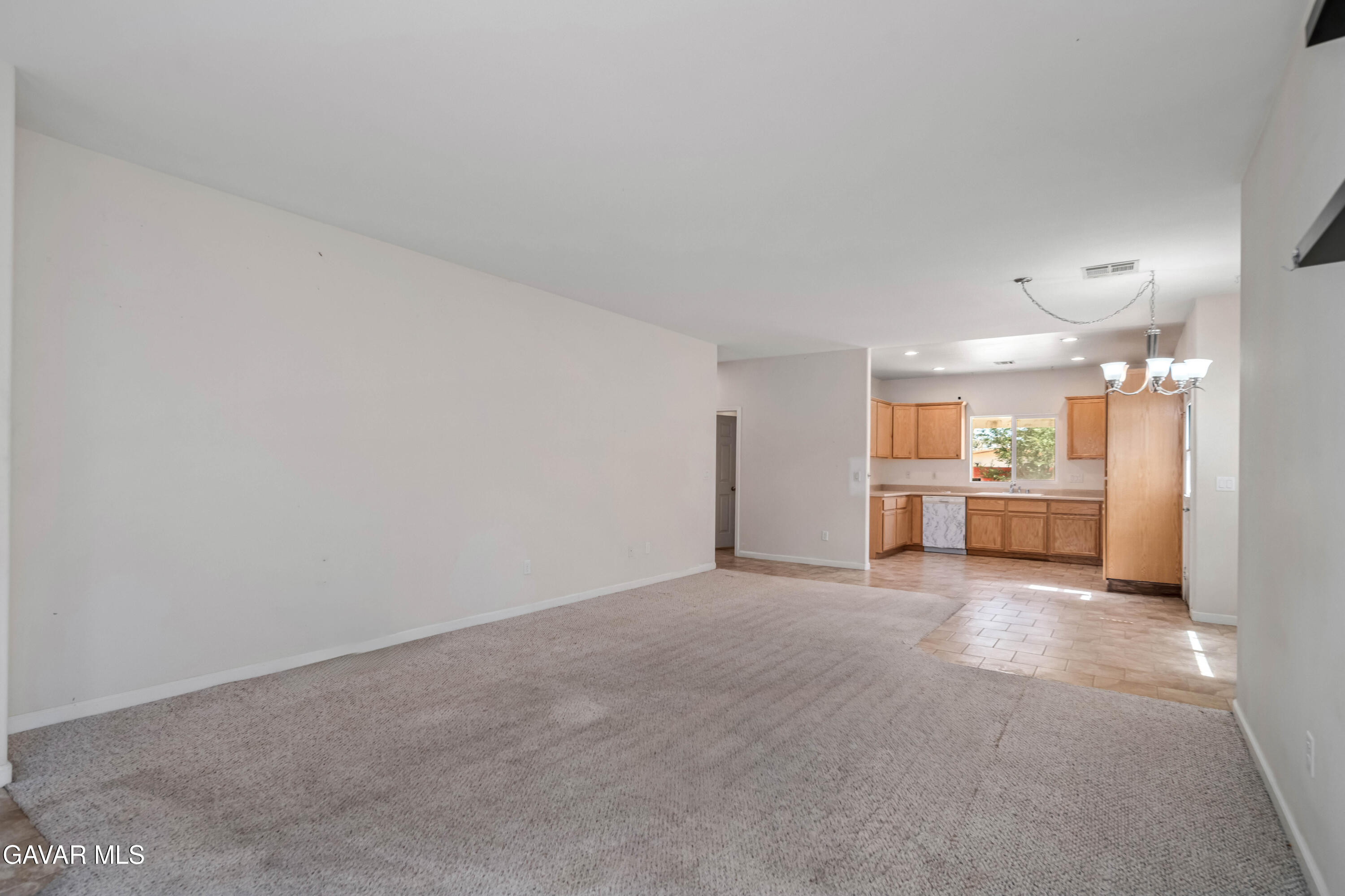 1315 W Avenue I Property Photo 7