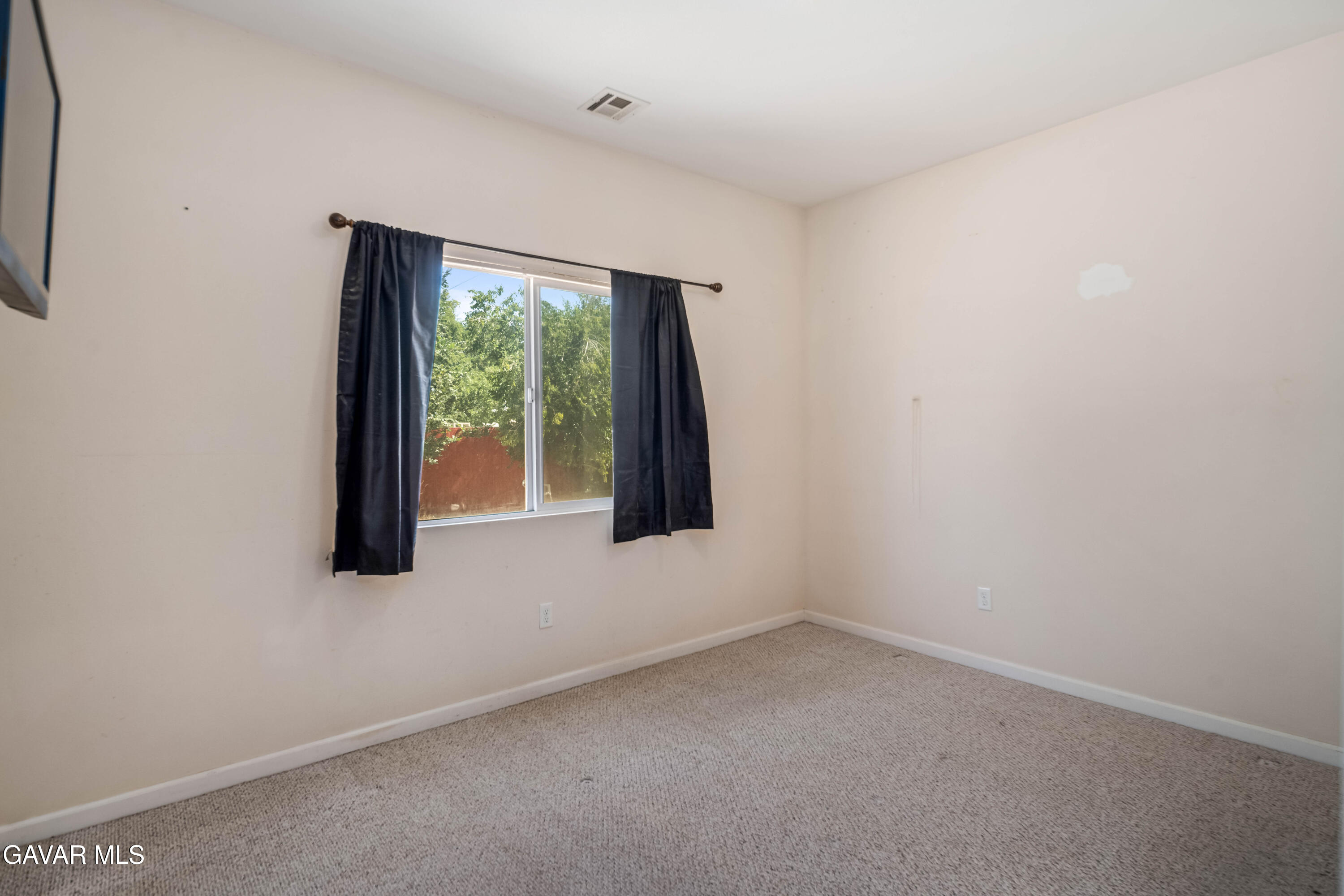1315 W Avenue I Property Photo 19