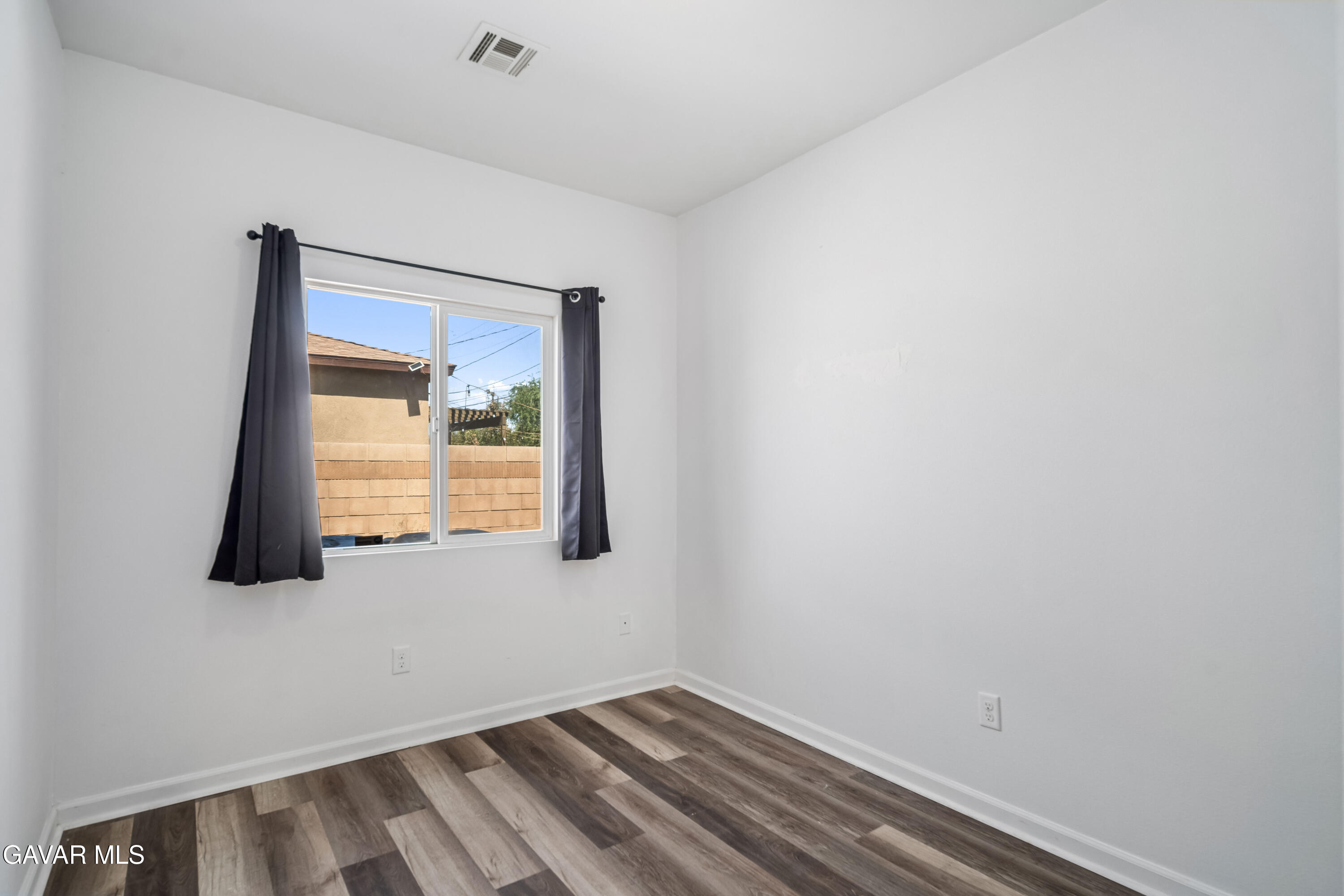 1315 W Avenue I Property Photo 25