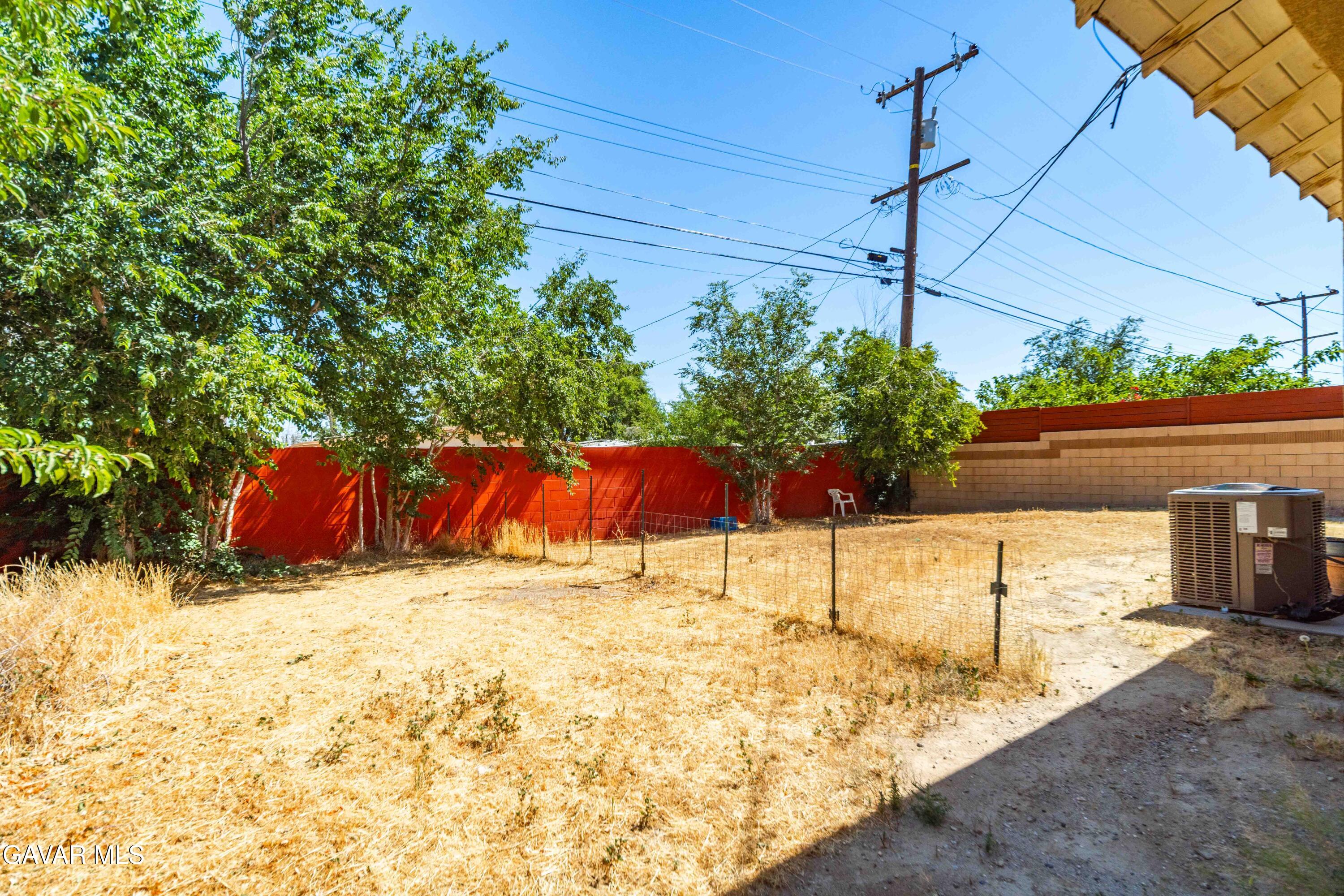 1315 W Avenue I Property Photo 37