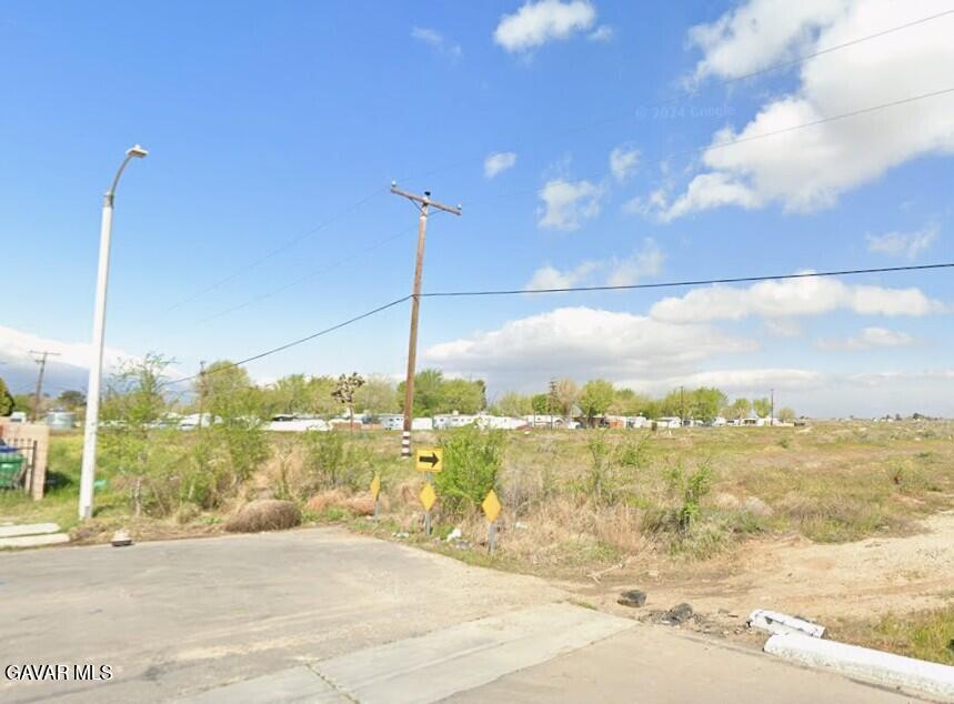 45409 E 8th Street Property Photo 2