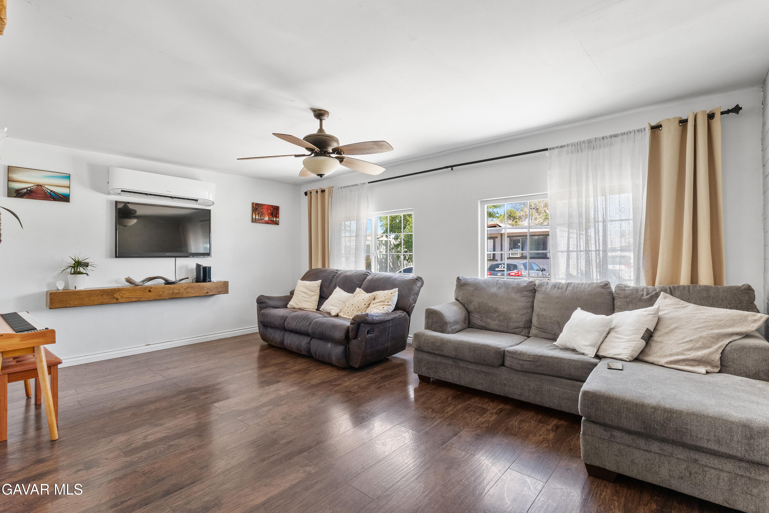 1258 W Rosamond Boulevard, Spc 76 Property Photo 11