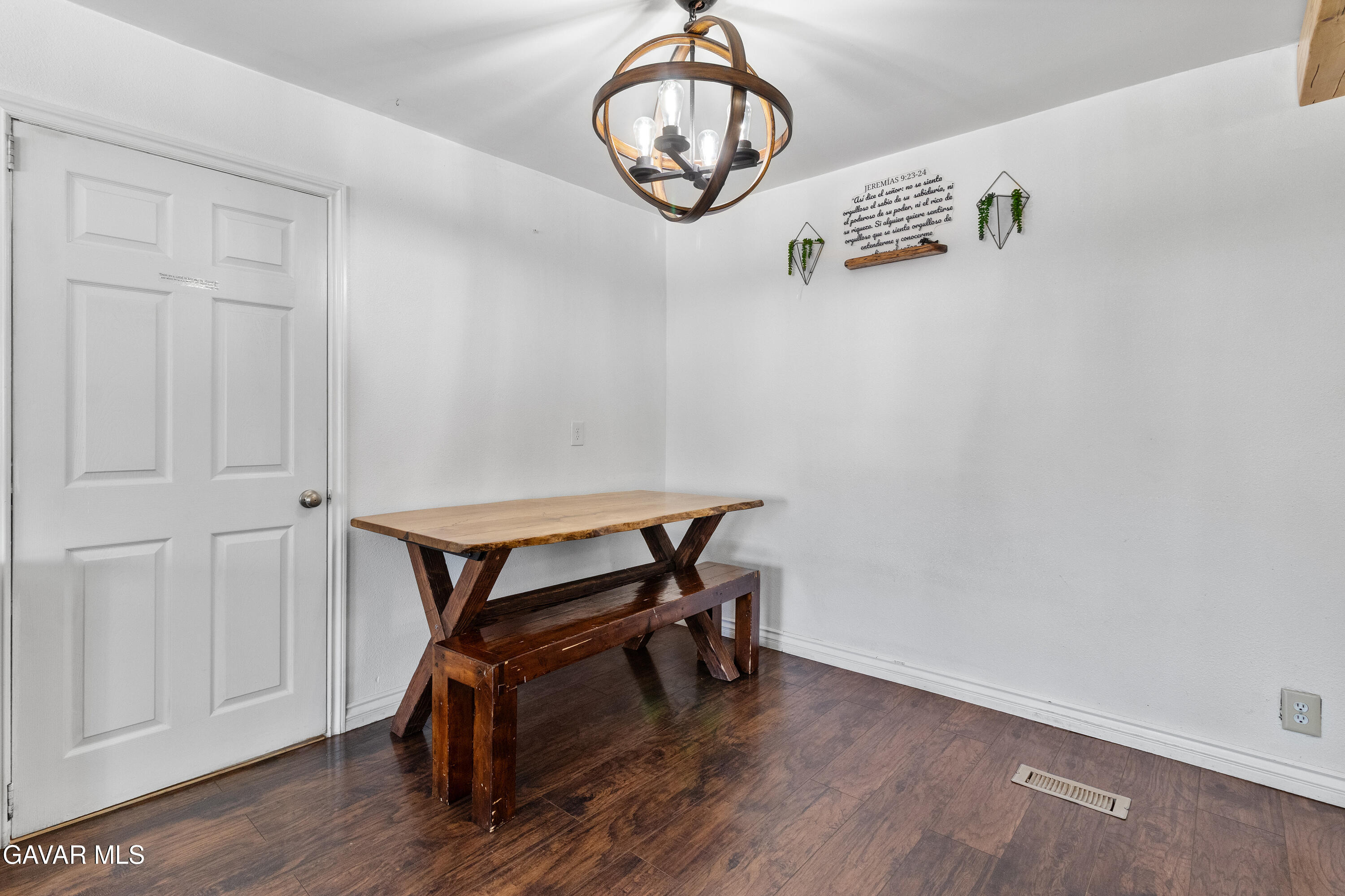 1258 W Rosamond Boulevard, Spc 76 Property Photo 19