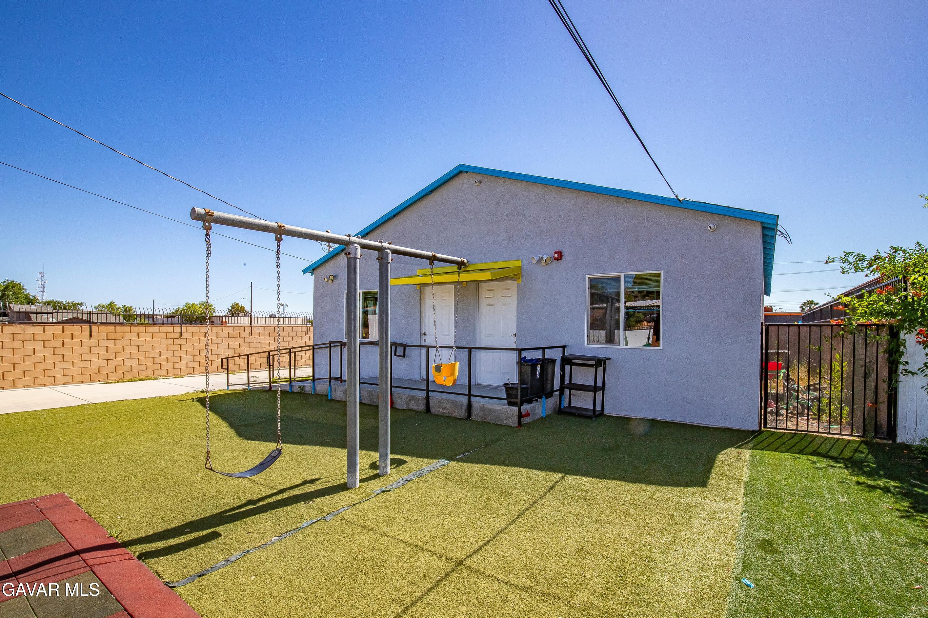 26004483 Property Photo 24