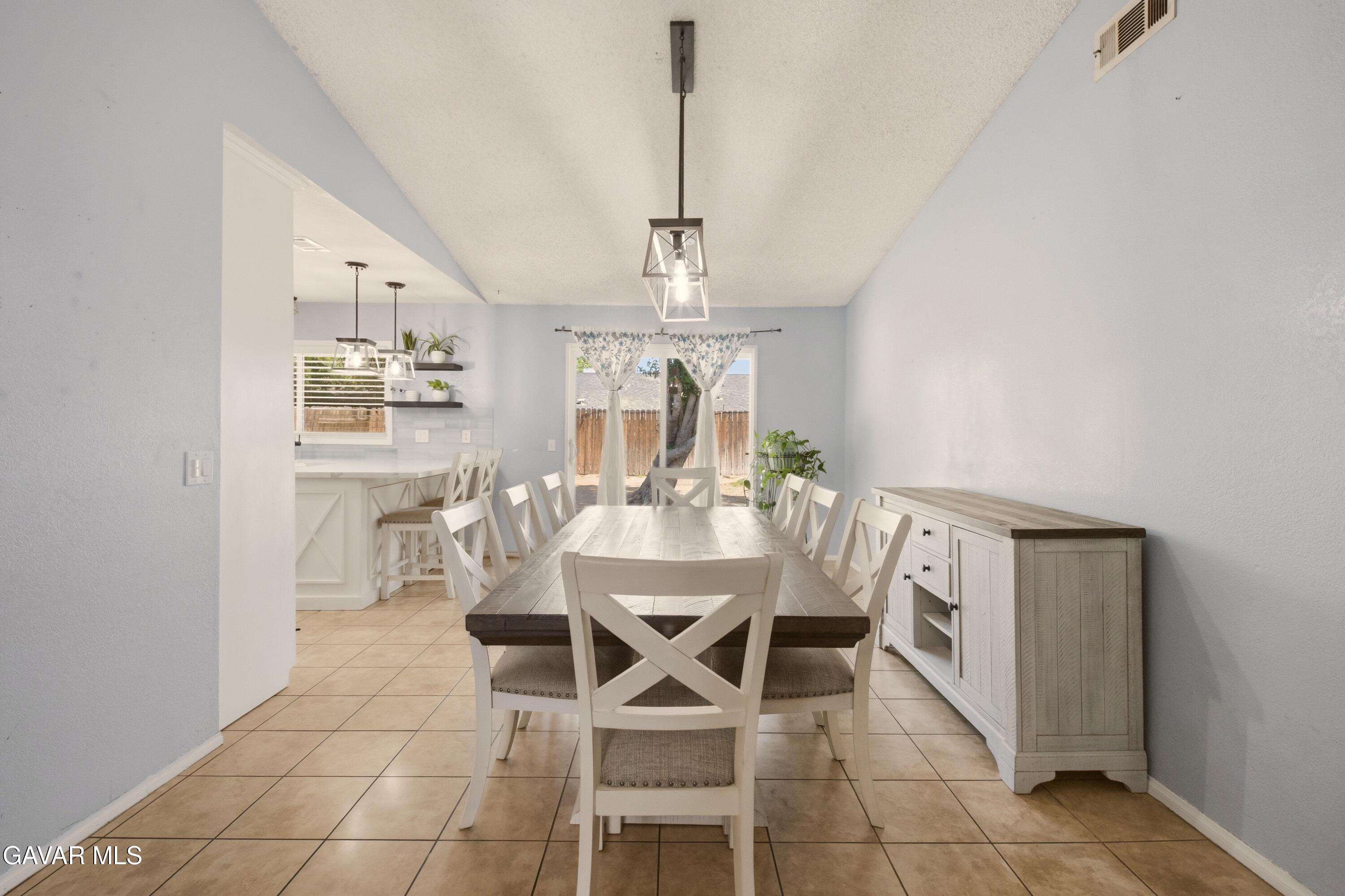 1011 Lightcap Street Property Photo 4