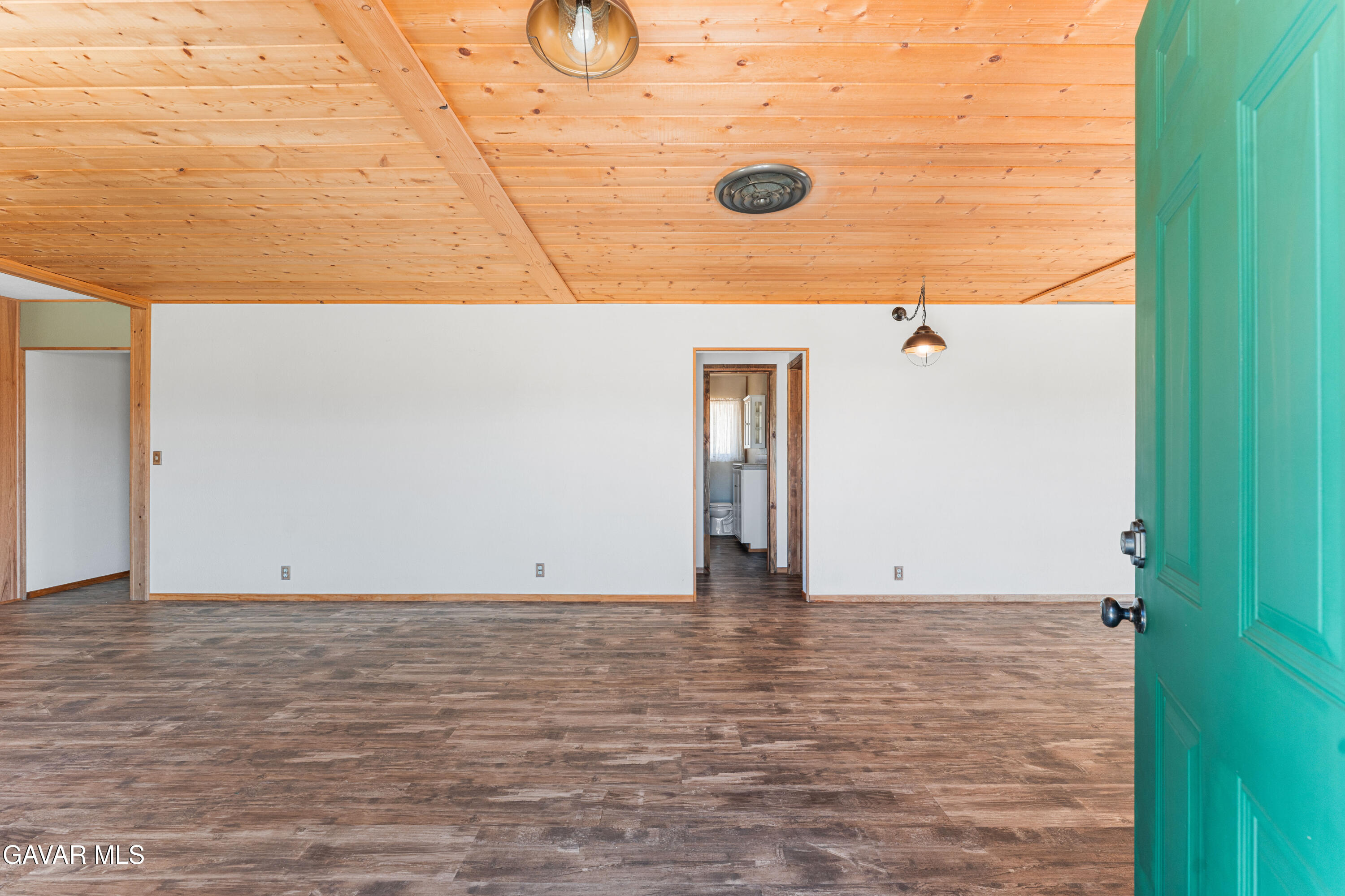 9715 Northside Property Photo 6