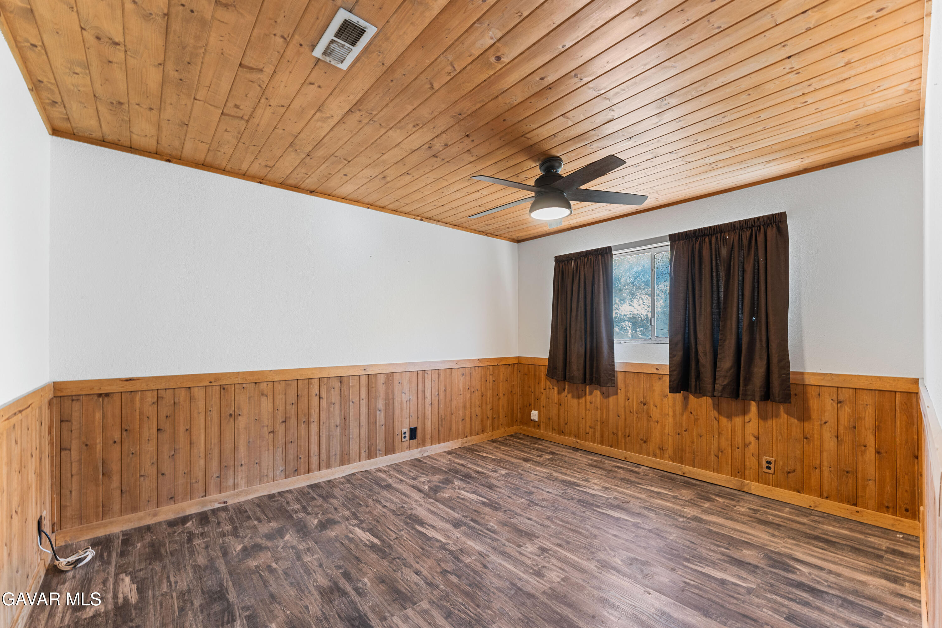 9715 Northside Property Photo 18