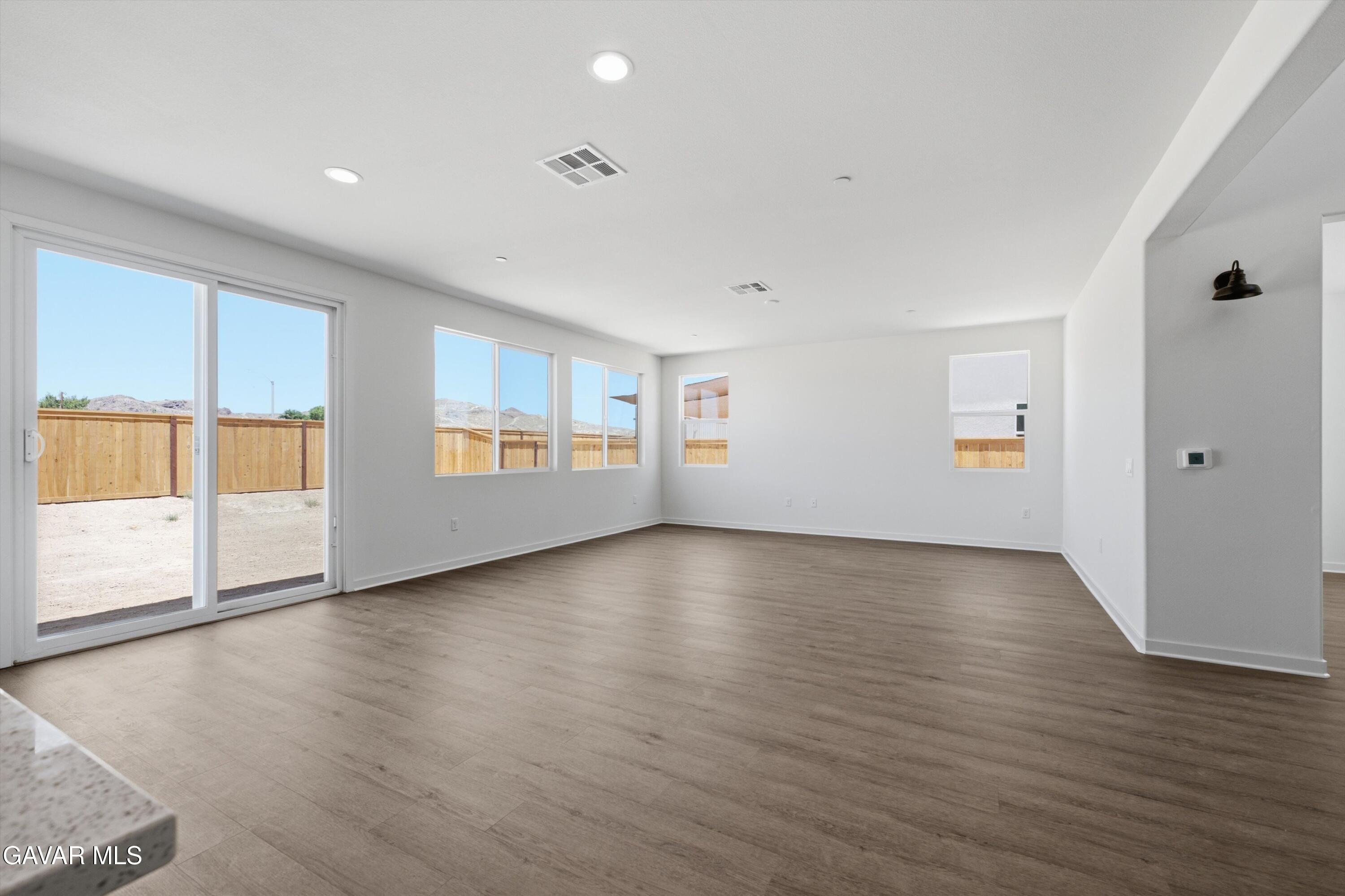 3633 Camino Mia Court Property Photo 6