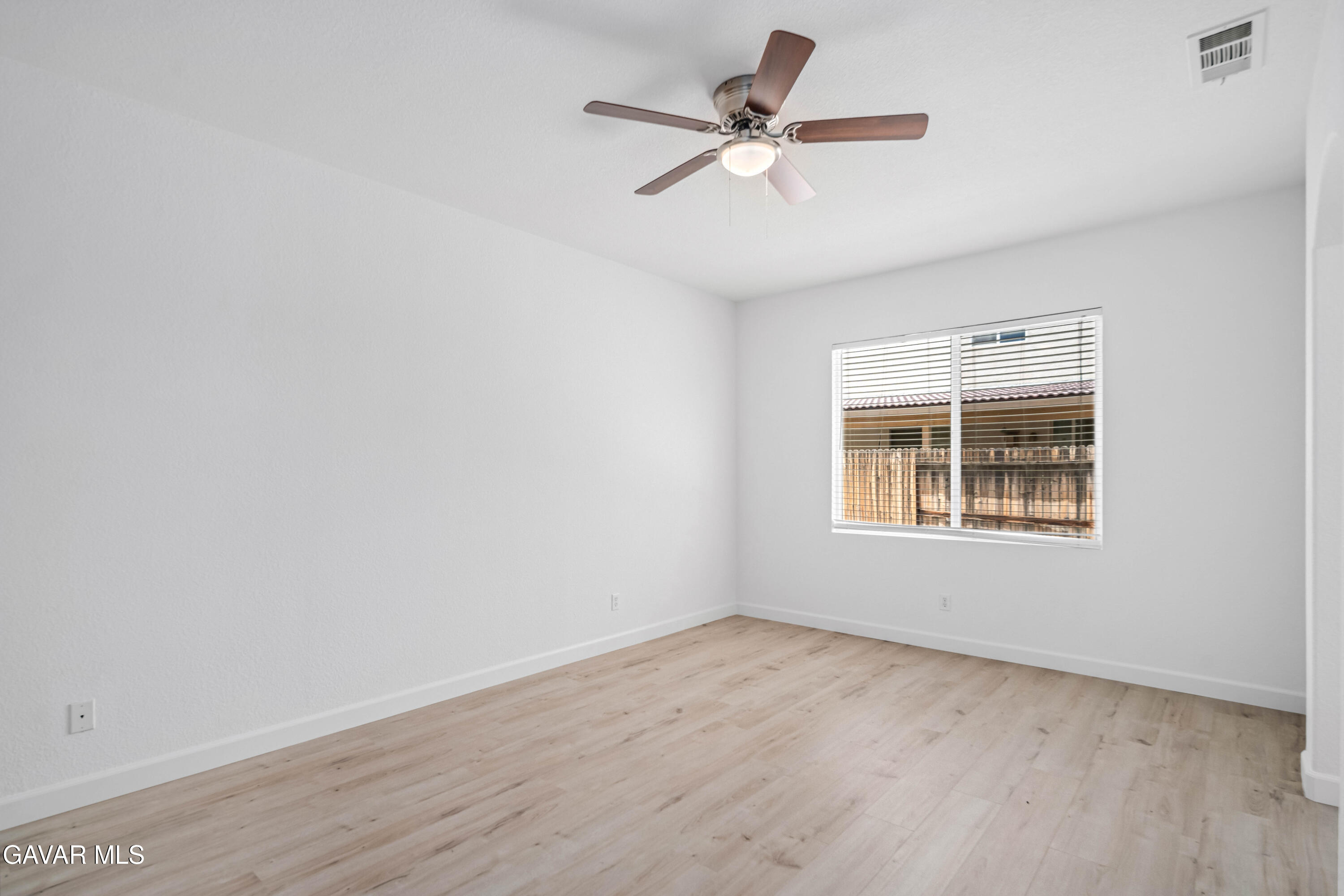 3055 Summer Breeze Avenue Property Photo 20