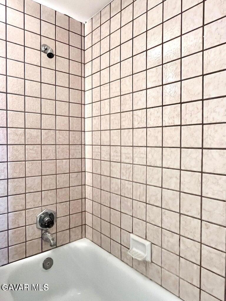 26004539 Property Photo 13